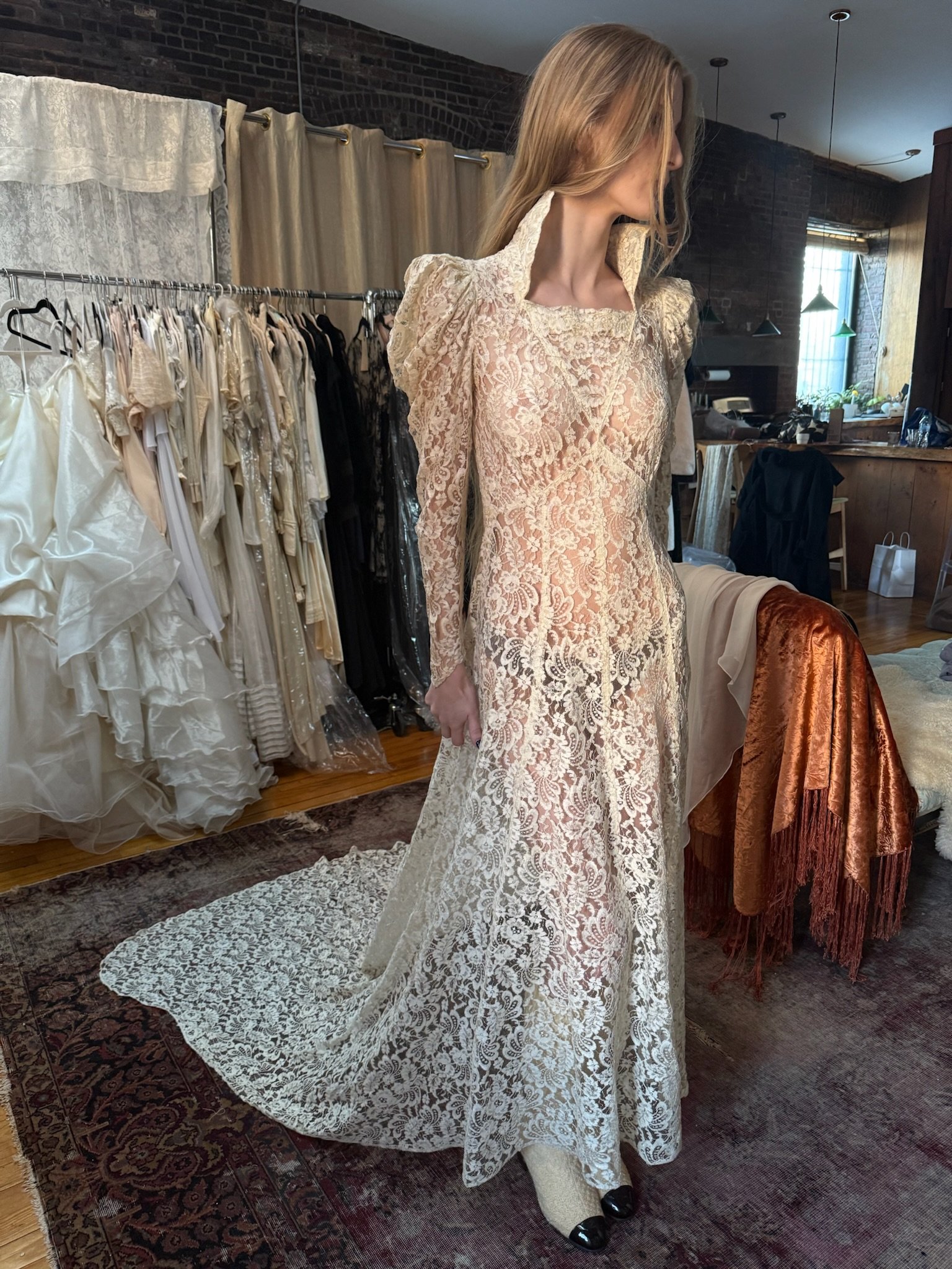 1940s high collar lace bridal gown (XS-S)