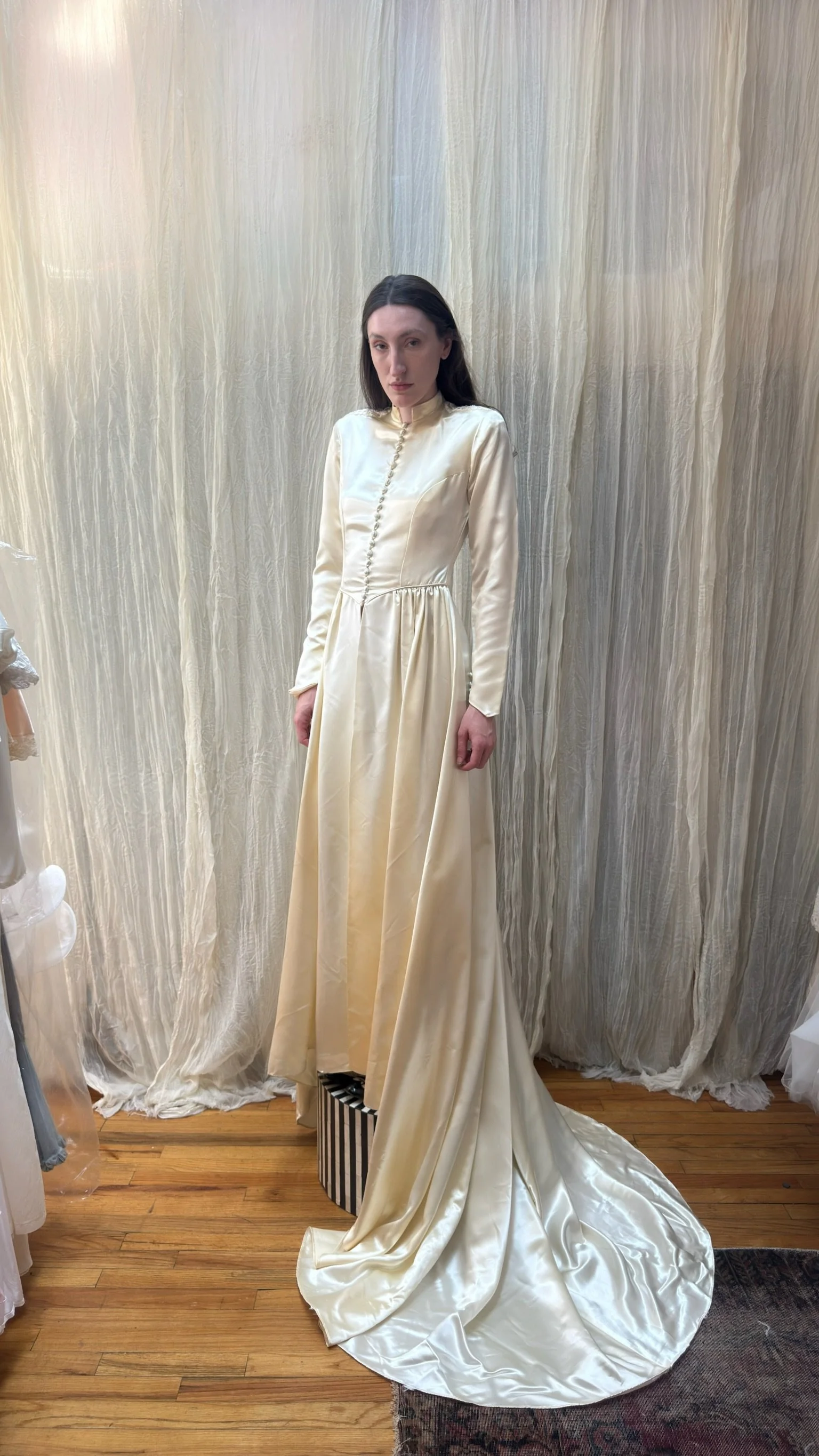 1950s cream satin bridal coat (XS)