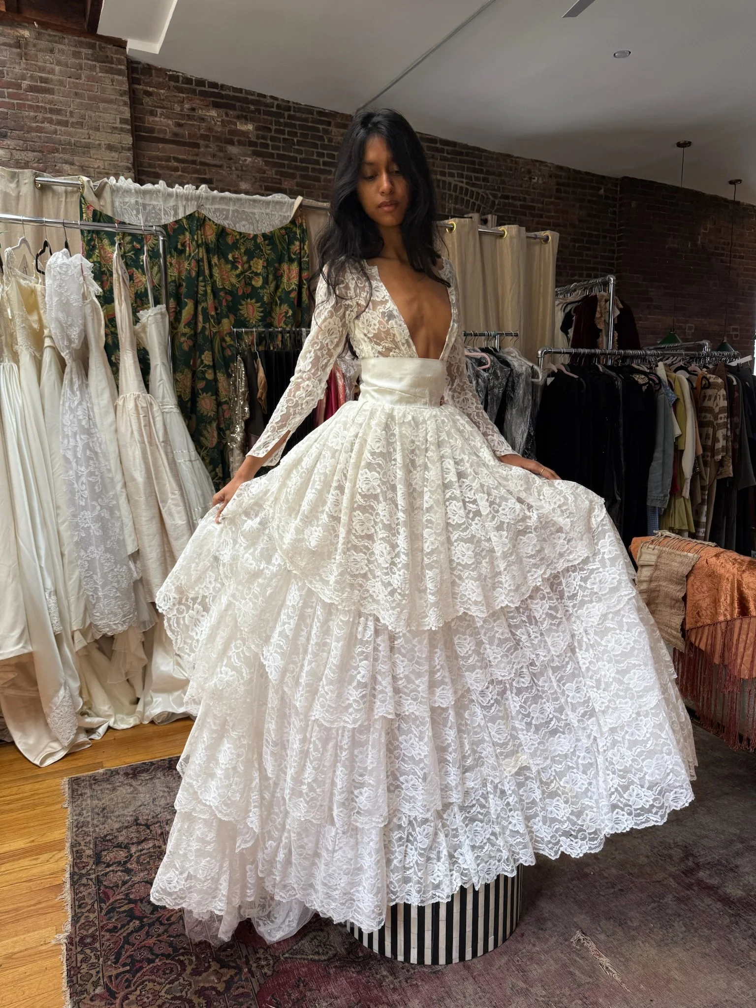 plunge lace bridal gown (XXS)