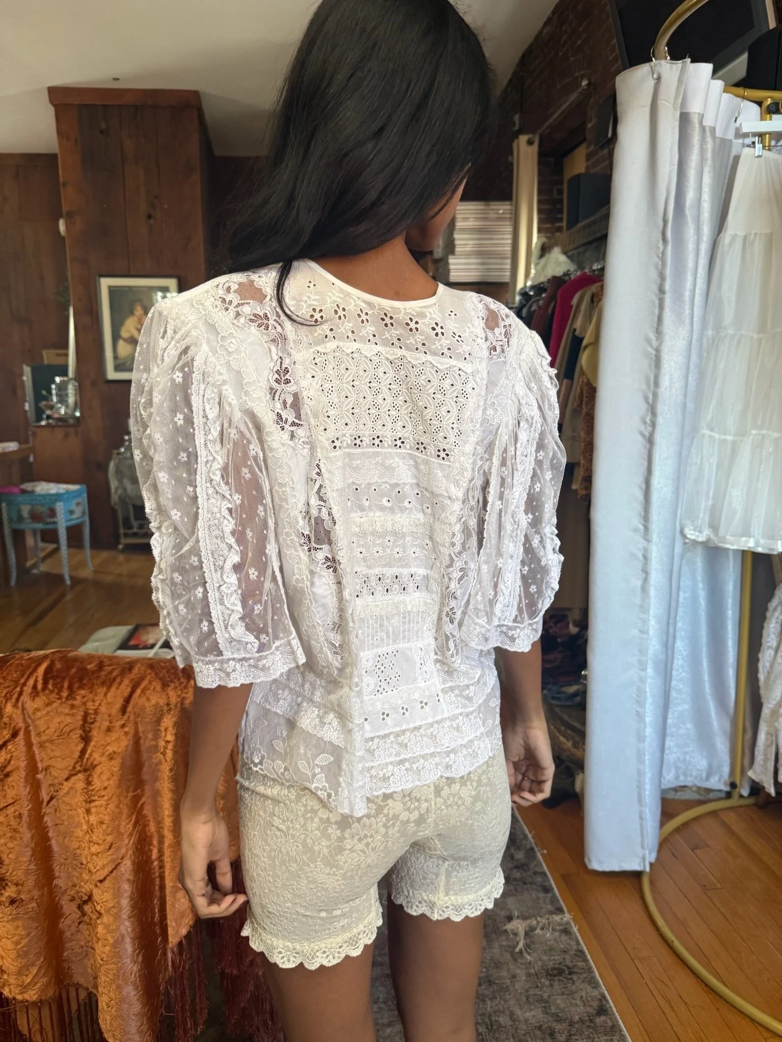 white cotton and lace button up (XS-S)