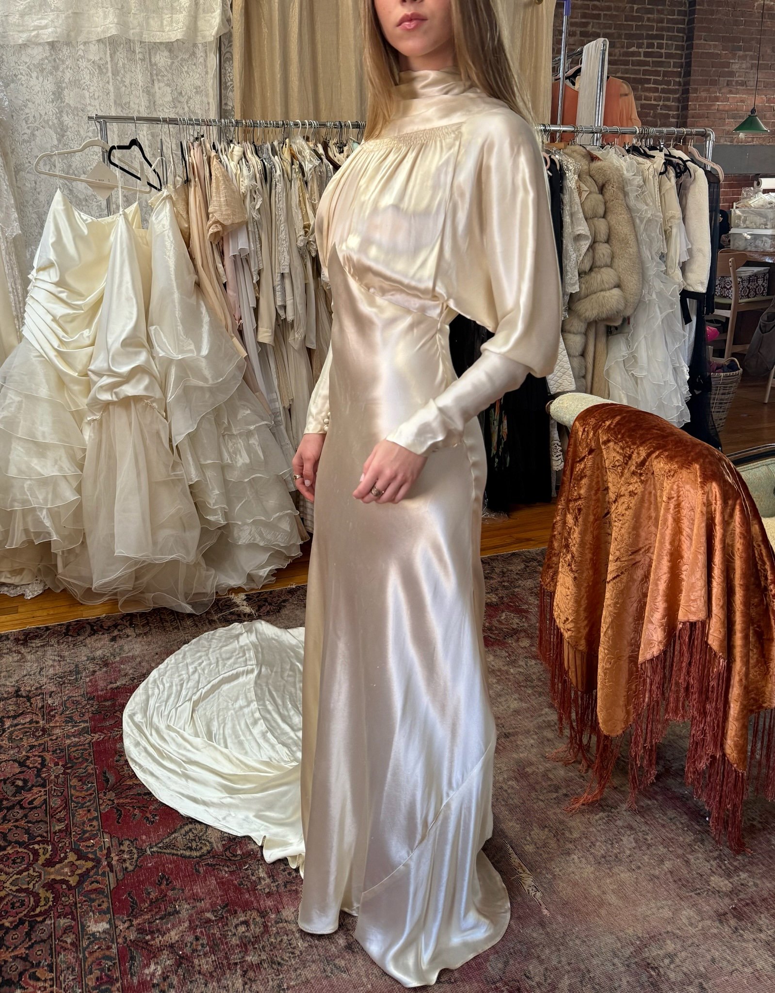1930s long sleeve golden silk bridal (S-M)