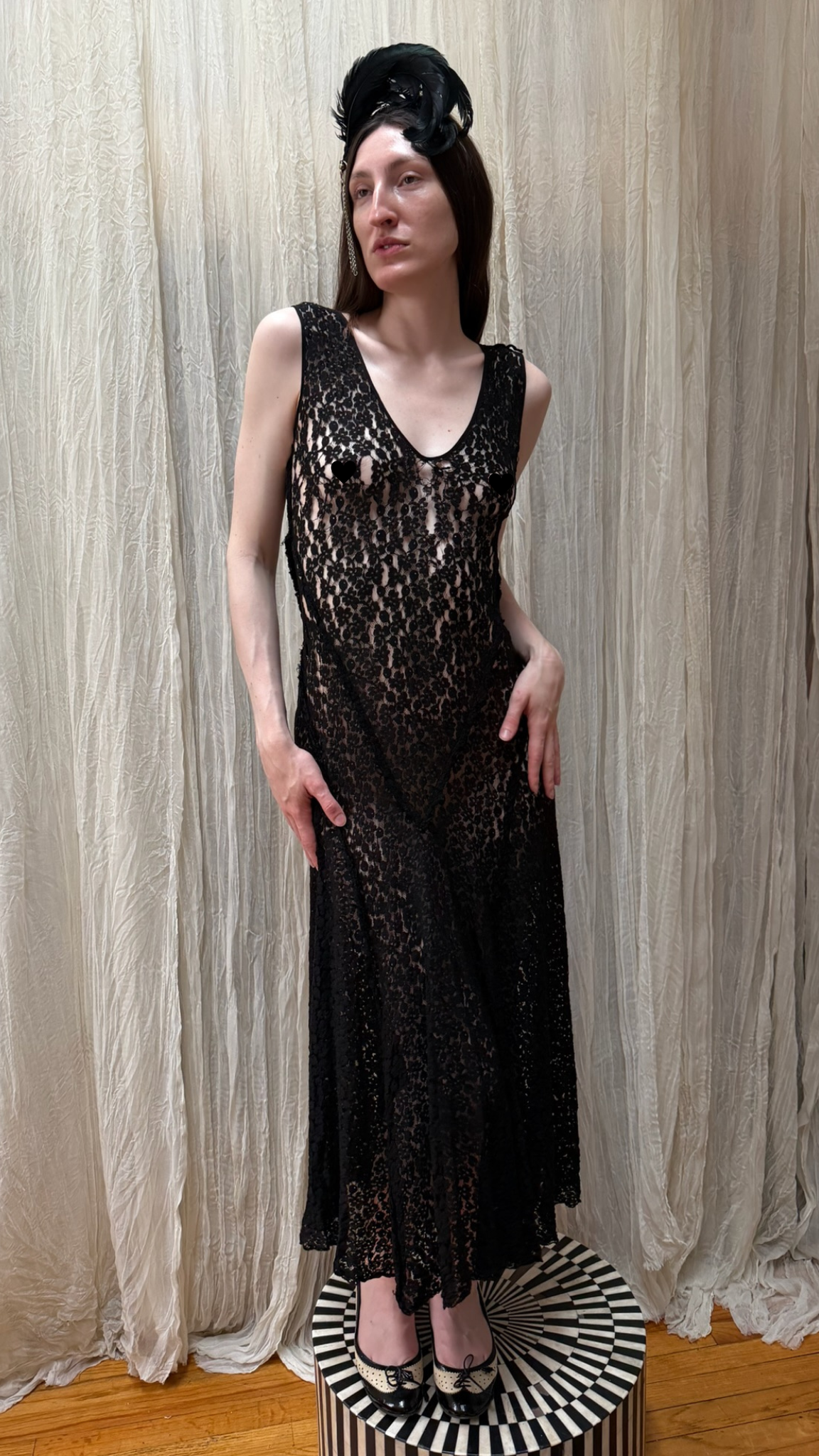 1930s black lace dress (S-M)