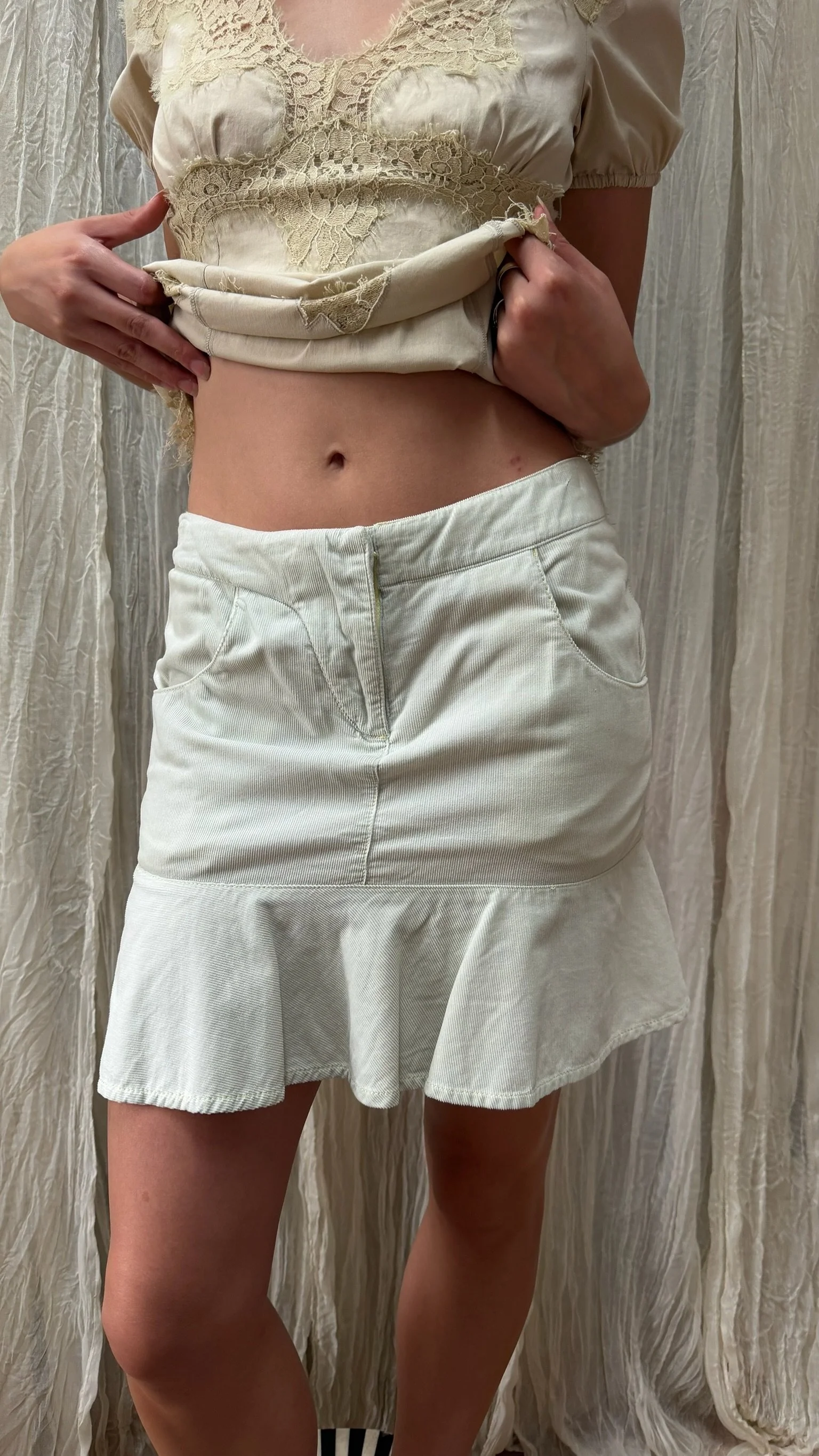 vintage armani baby blue corduroy skirt (S)
