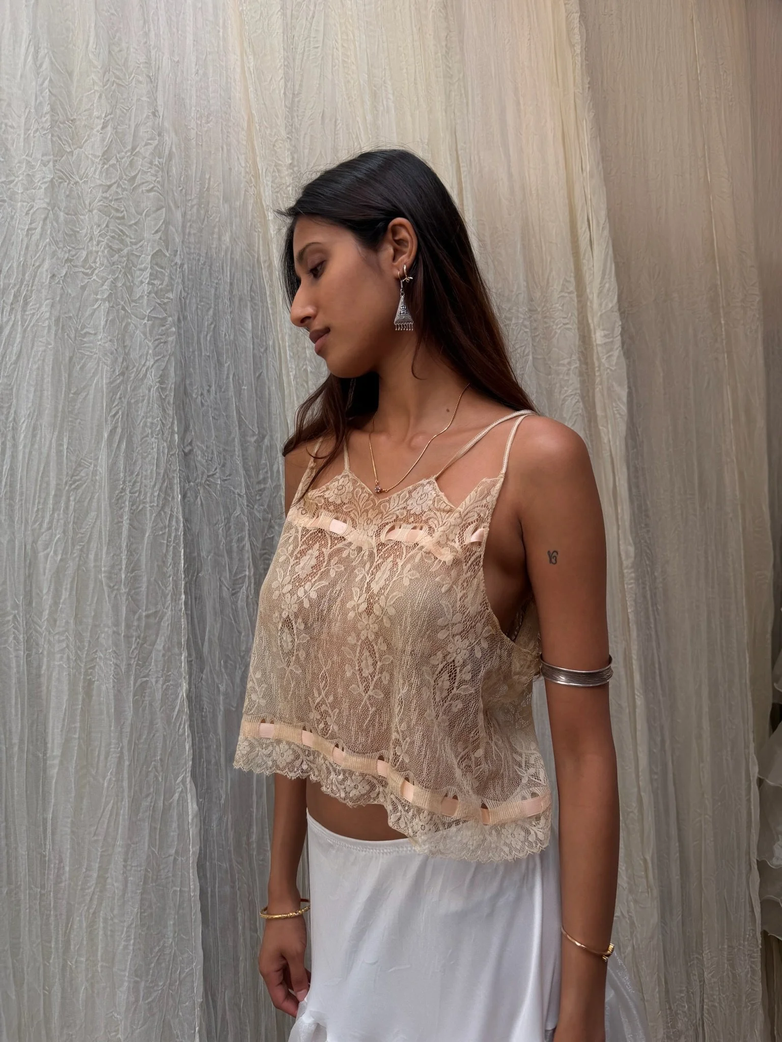 antique cream lace cami (S-M)