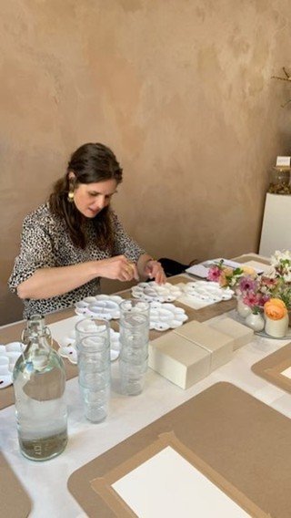 I&rsquo;m delighted to share that I&rsquo;ll be hosting another watercolour workshop in Edinburgh, this time with a summer theme.

I love sharing my passion for painting, especially using flowers as inspiration. I&rsquo;ll guide you through my tech