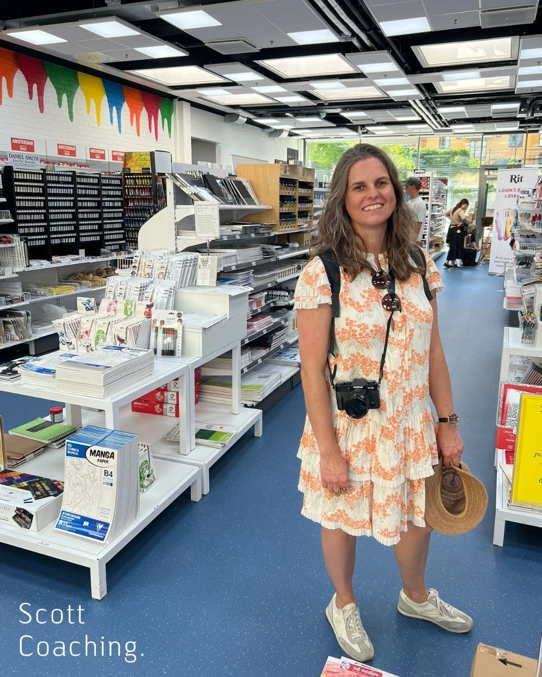 Hello and welcome to all my new followers 👋🏻

I&rsquo;m Lezanne - artist, coach, and someone who knows what it&rsquo;s like to juggle a creative calling with the realities of running a business.

I work with creative business owners to help the
