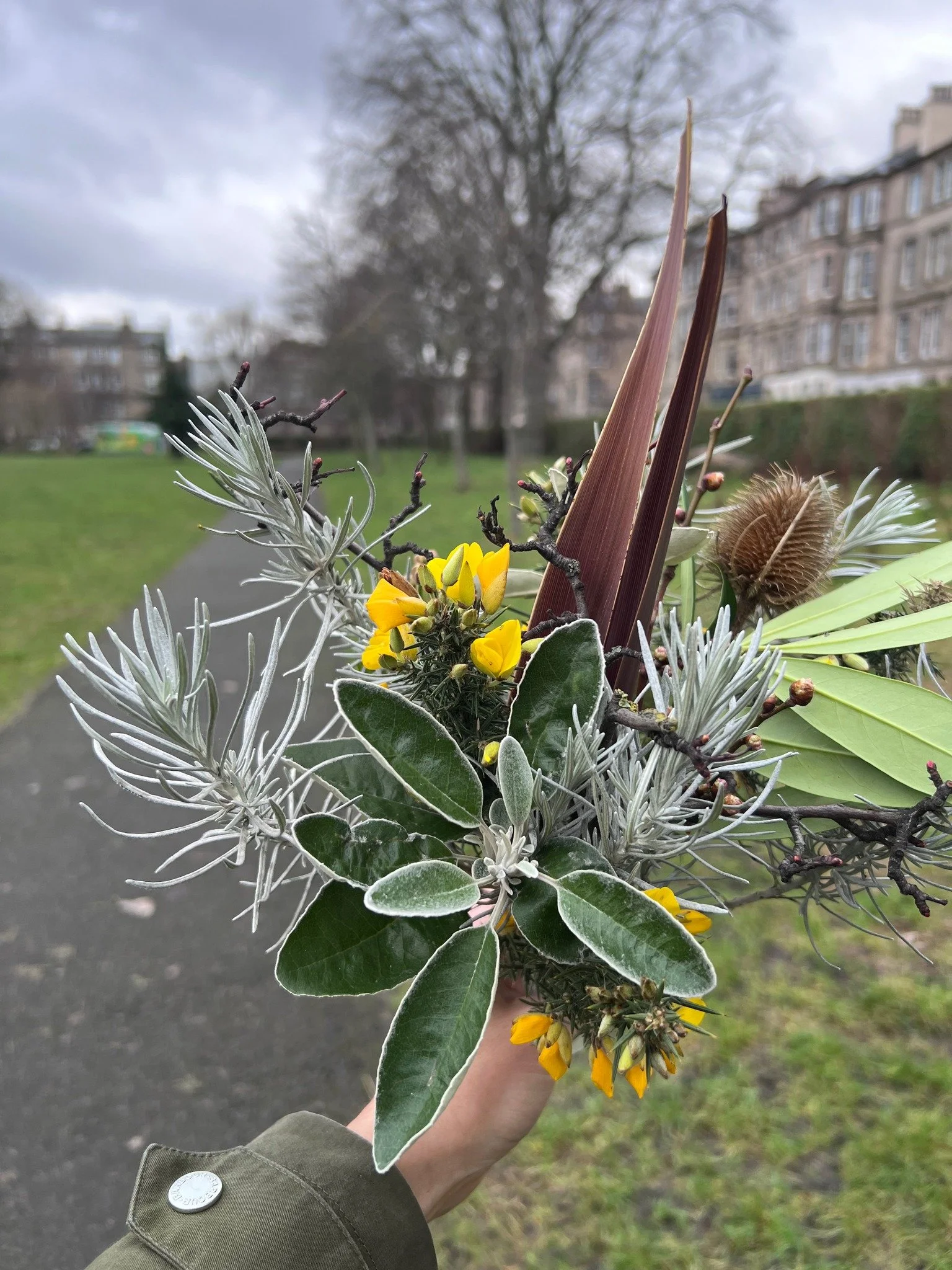 I've been quieter here than usual lately.

A lot has been happening in the background:
- Navigating important personal life decisions
- Taking time to think about the direction of my business
- Prioritising in-person connection over online presence
-