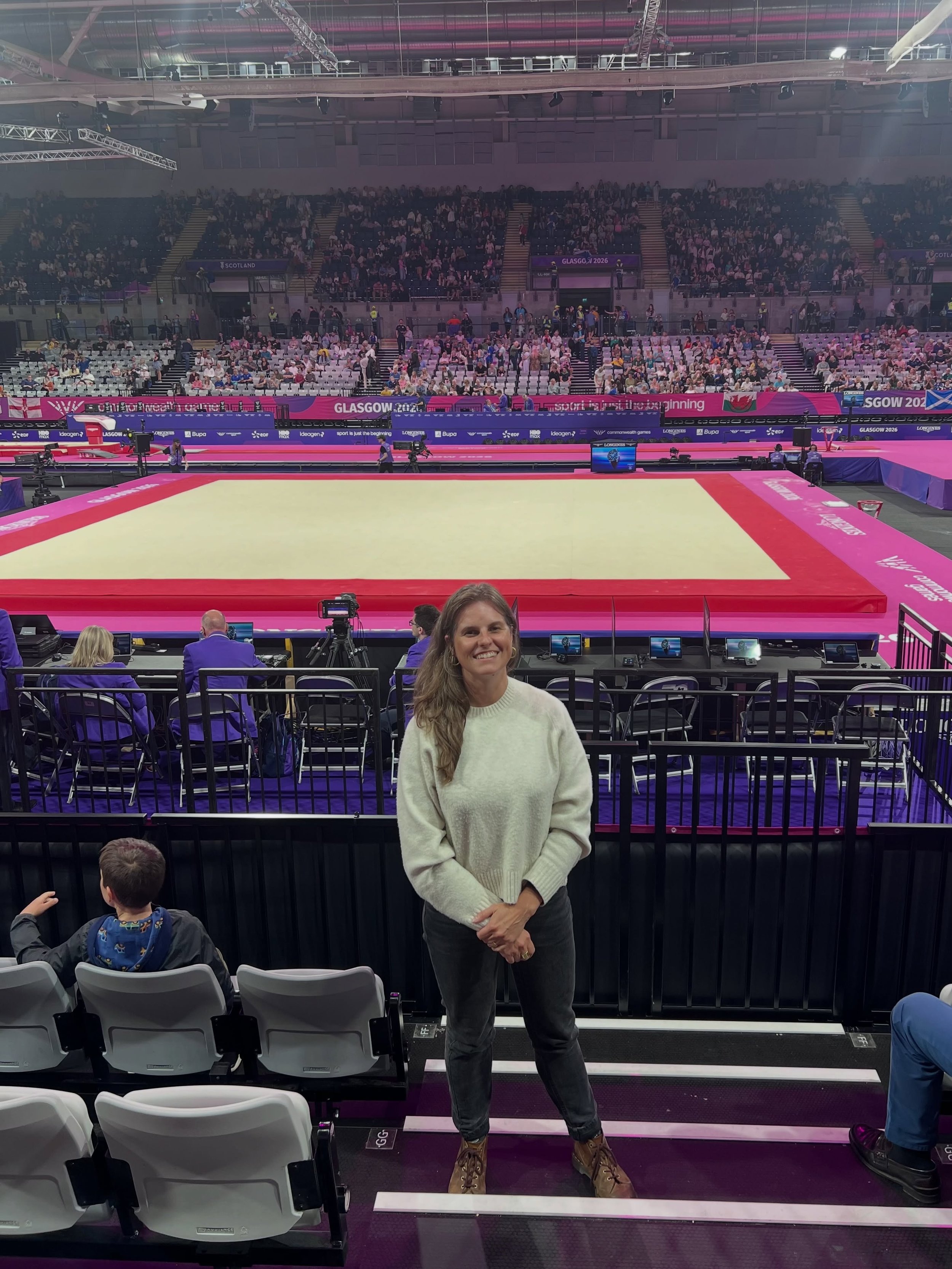 Yesterday I had a bucket list moment: being able to watch artistic gymnastics in person at the Commonwealth Games in Glasgow. Can you see how excited I am! 

I grew up watching artistic and rhythmic gymnastics on television in South Africa, dreaming 