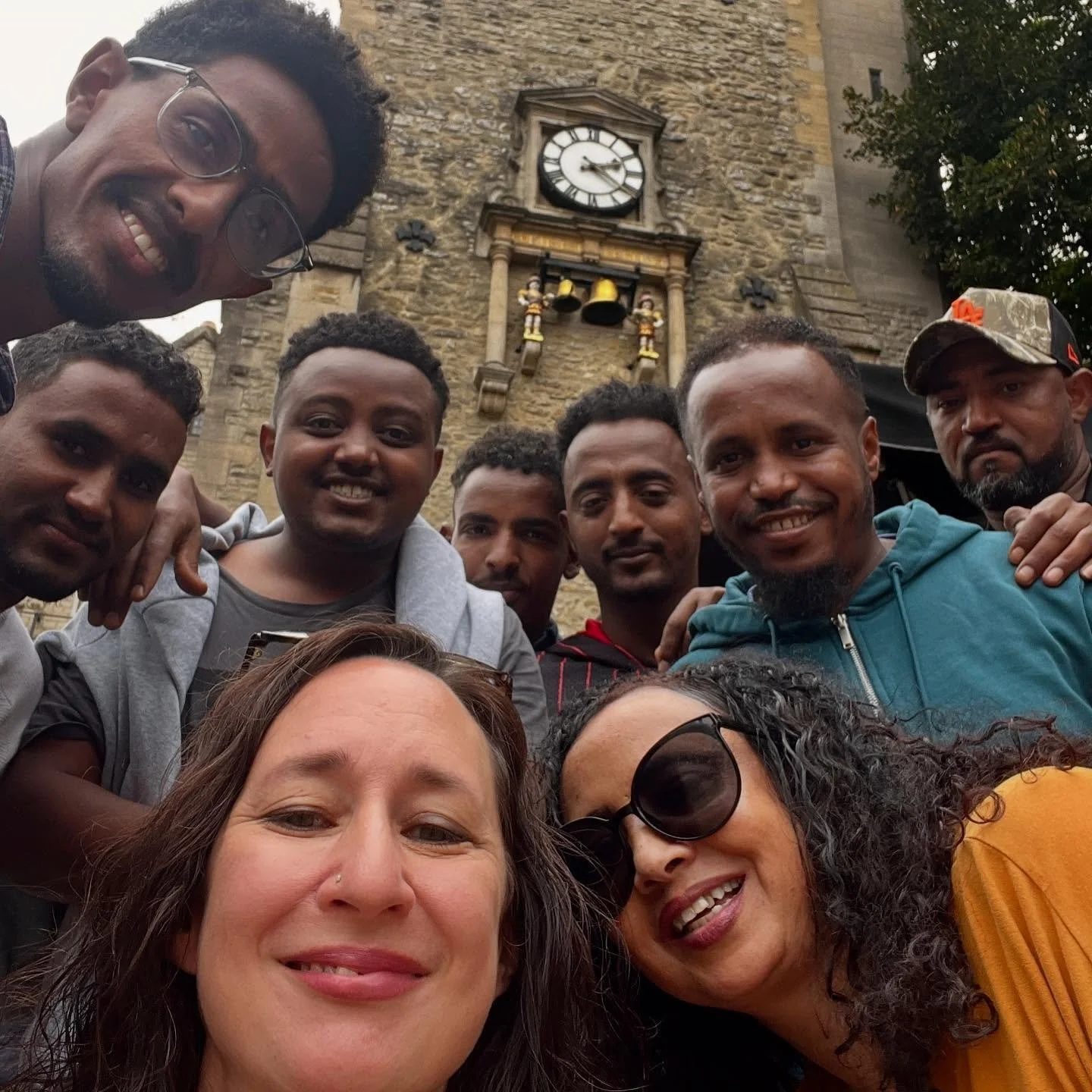 I led an incredibly special tour today for a group of asylum seekers who have recently arrived in Oxford, co-ordinated by the formidable Eden from Sanctuary Hosting at @asylumwelcome.
I tried to give them an overview of the city they’ve arriv