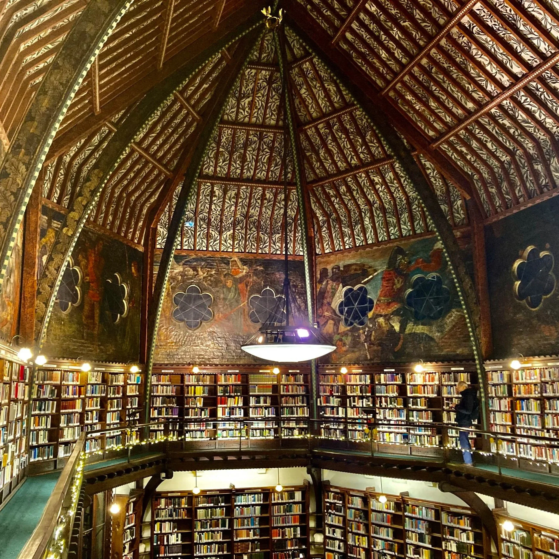Pre-Raphaelite murals in the Oxford Union library