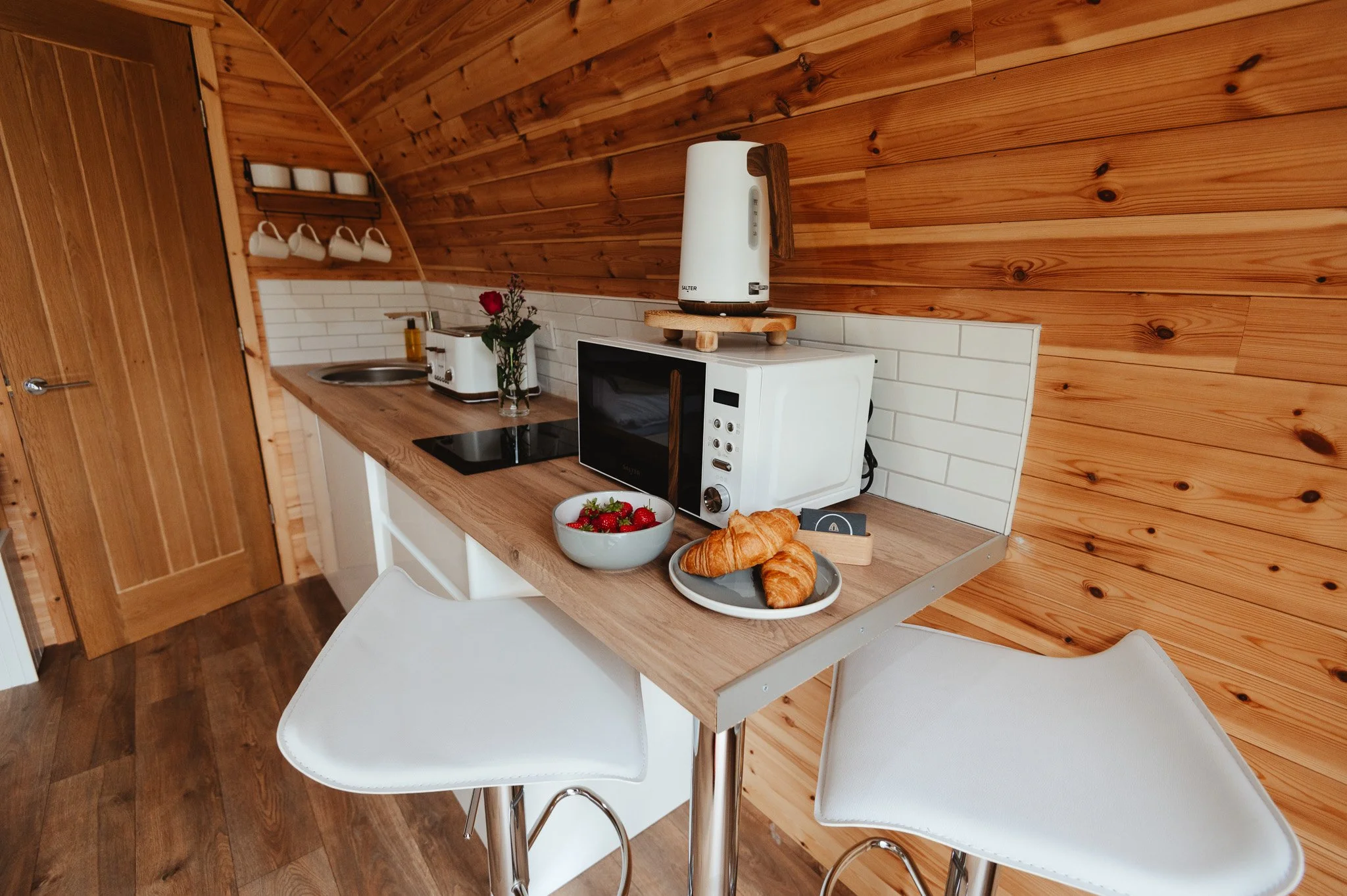 Holmbyre_Glamping_Pods-6.jpg