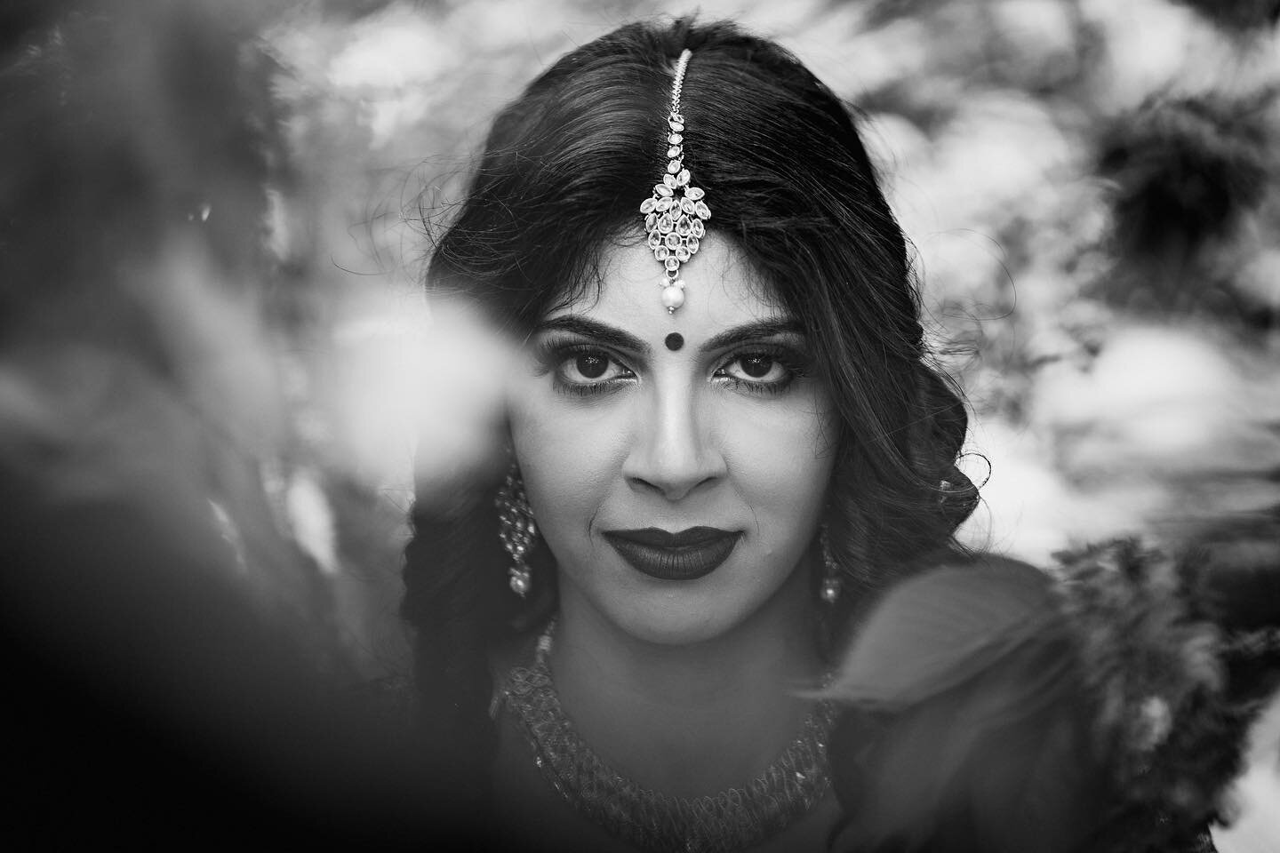 Maanasi 

Noir by Kabilan Raviraj

I absolutely love the timeless nature of this image. The eyes are speaking to you

#noir #blackandwhitephotography #bride #portraitphotography #portrait #editorial #editorialphotography #fashionphotography