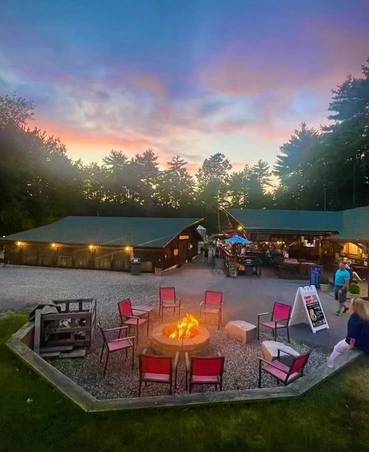 We love these summer nights! 🌅 
Enjoy these nights while they last!