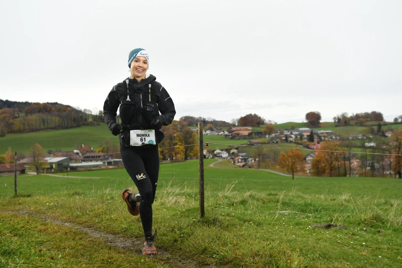 Monika Beer wurde am Gantrisch Trail, 36,4 km, am 02.11.2025 wiederum von Sonja Ammeter - Sporternaehrungs-coach.ch begleitet. Zieleinlauf von Monika mit dem 1. Platz Overall!