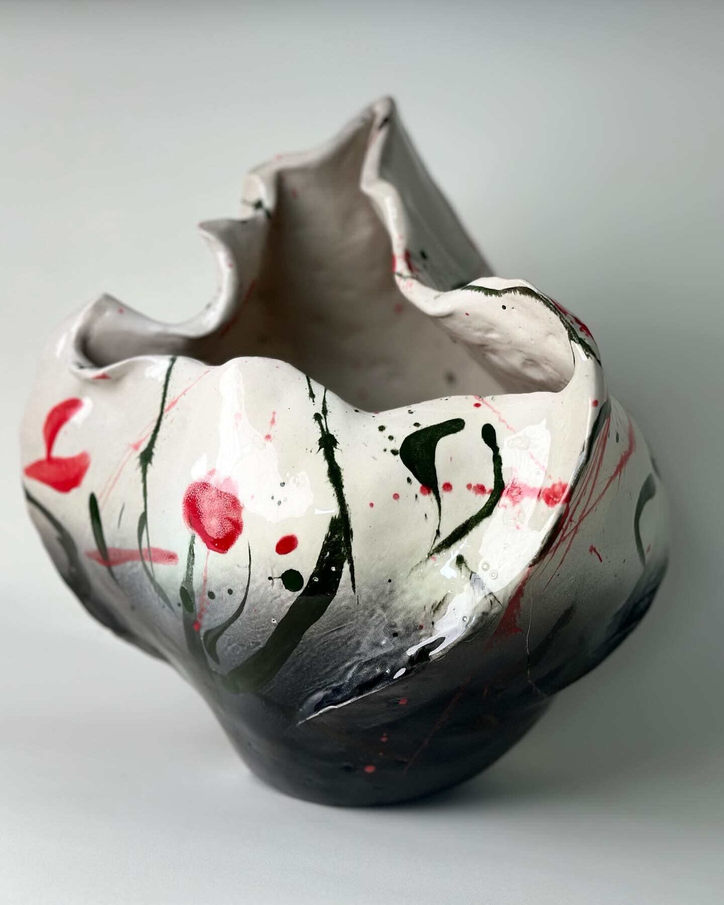 &quot;Oriental Harmony&rdquo; - Red &amp; Green Serenity with Ombre Effect Ceramic Vase.

Donating 50% of sales to Israel's Emergency Fund (link in bio). Message me or comment. 

#collectibledesign #ceramic #art #ceramicart #ceramicartist #blackandwh