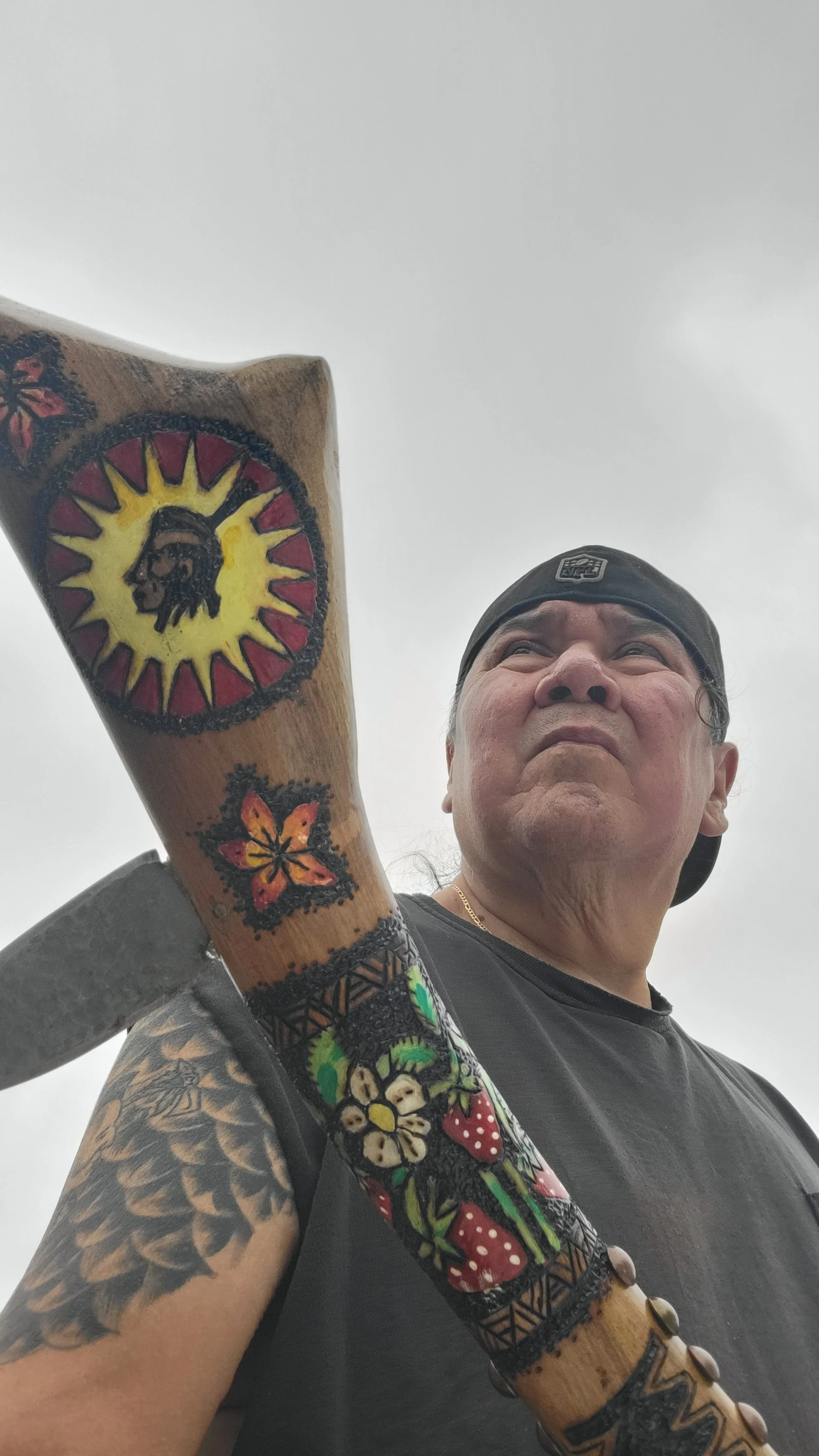 Artist with the Oneida Warrior Gunstock Warclub