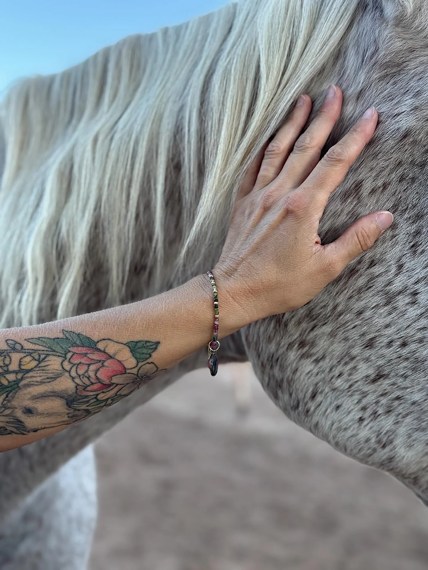 The WEARABLE POSTCARD series is launching its first collection! First stop, the high desert of Sedona, Arizona. The WILD SAGE collection embodies the expansive and wild beauty of the North American desert landscapes. 
The stars of this collection ar