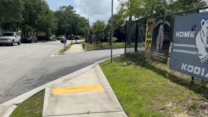 🅿️🎨 SENIORS C/O 2026: you can paint your parking spots from Monday 7/28 thru Wednesday 8/6! Please follow the rules on the second slide. Students have to bring a license, proof of registration and insurance to obtain a permit. Decorating will only