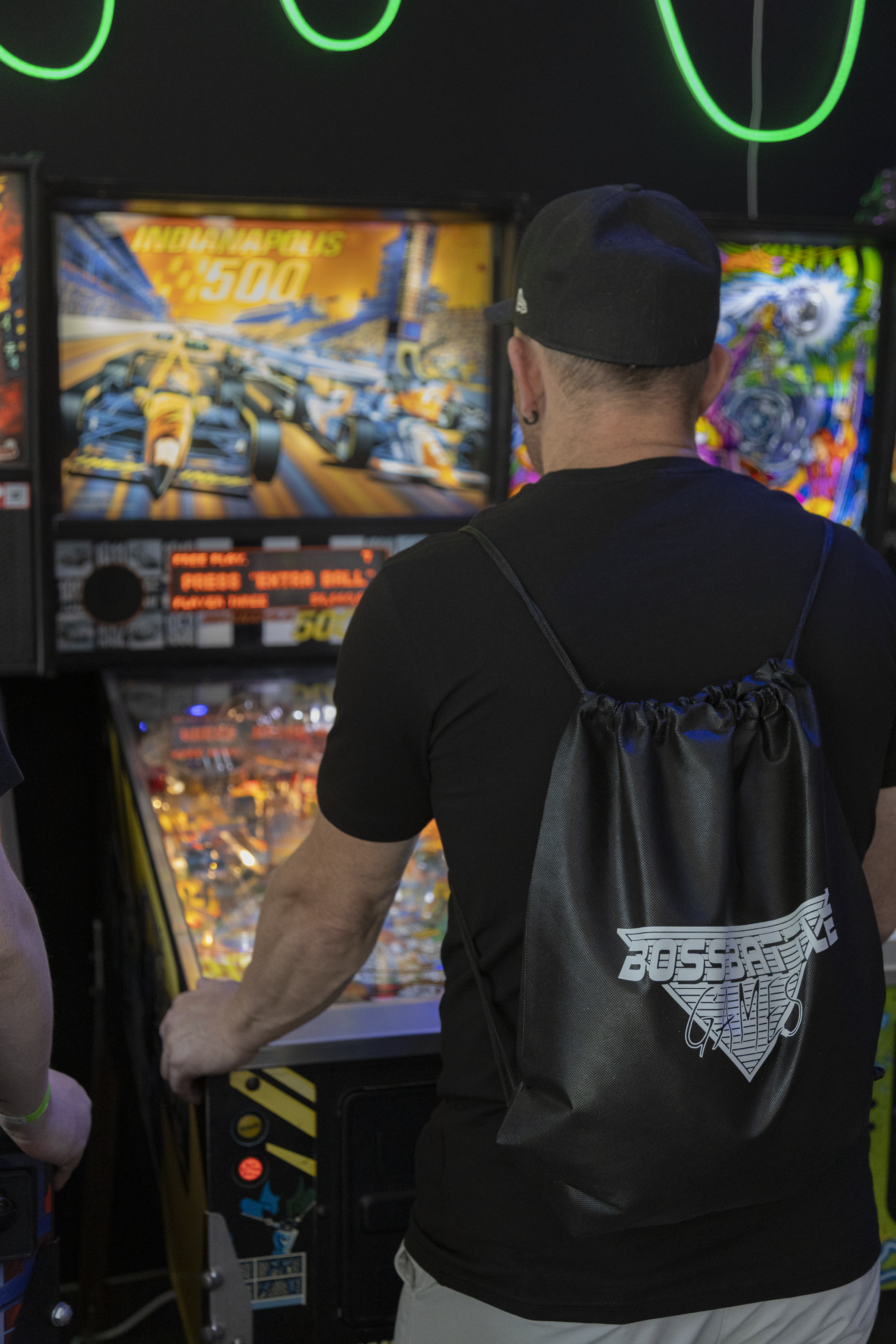 dan playing indy 500 pinball vertical.PNG