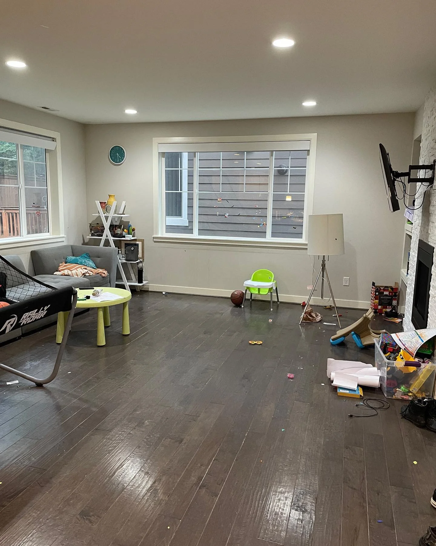 Swipe!!! Furnishing install complete&hellip;and with a gorgeous custom sectional from @myinteriordefine Worth the wait!