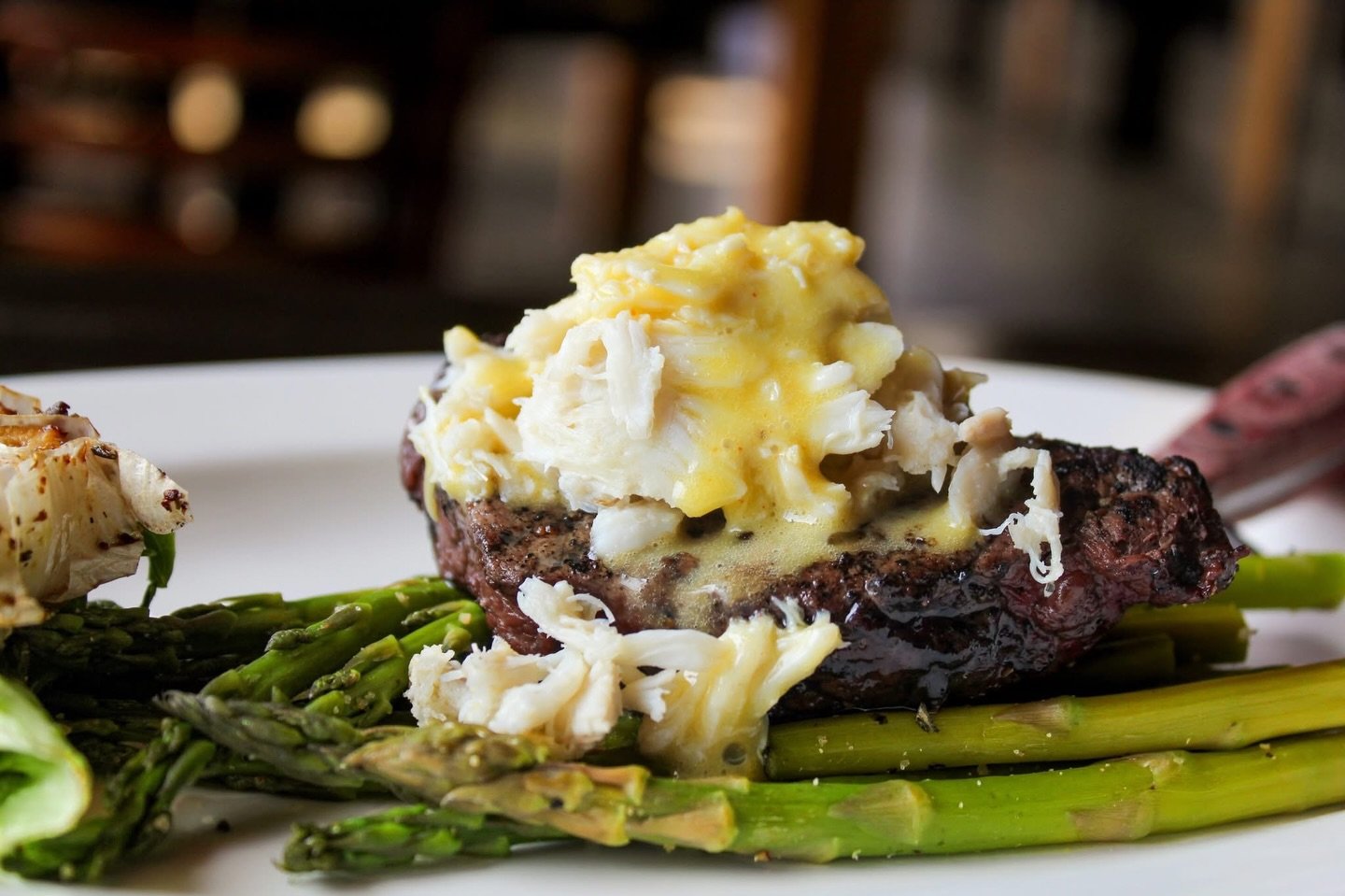 🤫 One of our best-kept secrets&hellip; Your favorite cut. Oscar-style. 

Your steak of choice over grilled asparagus, topped with Gulf blue crab and our house-made hollandaise.

Not on the menu. Just ask your server. ✨
