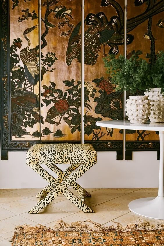KNOF Maximalist Seating area trend