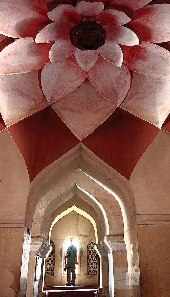Lotus flower ceiling, Thanjavur Maratha palace, Tamil Nadu, India