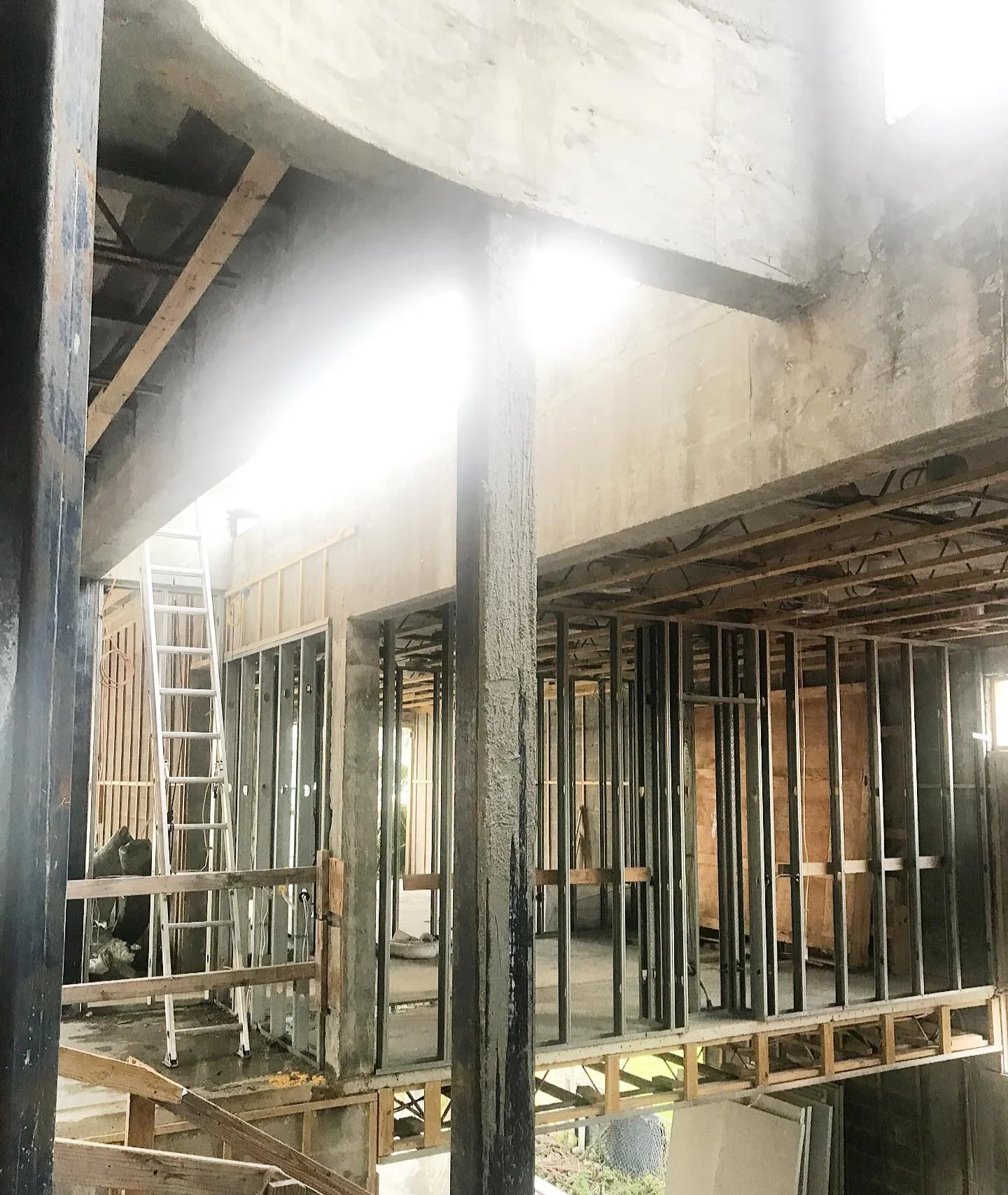 CONSTRUCTION 🦺 | Why do you build me up, buttercup? ☀️✌🏼Putting the sun ☀️ in Sunny Isles. From New York 🗽to London 🇬🇧 to Miami 🌴Having lived in all 3 cities allows me to approach each project with local knowledge and resources. @knofdesign