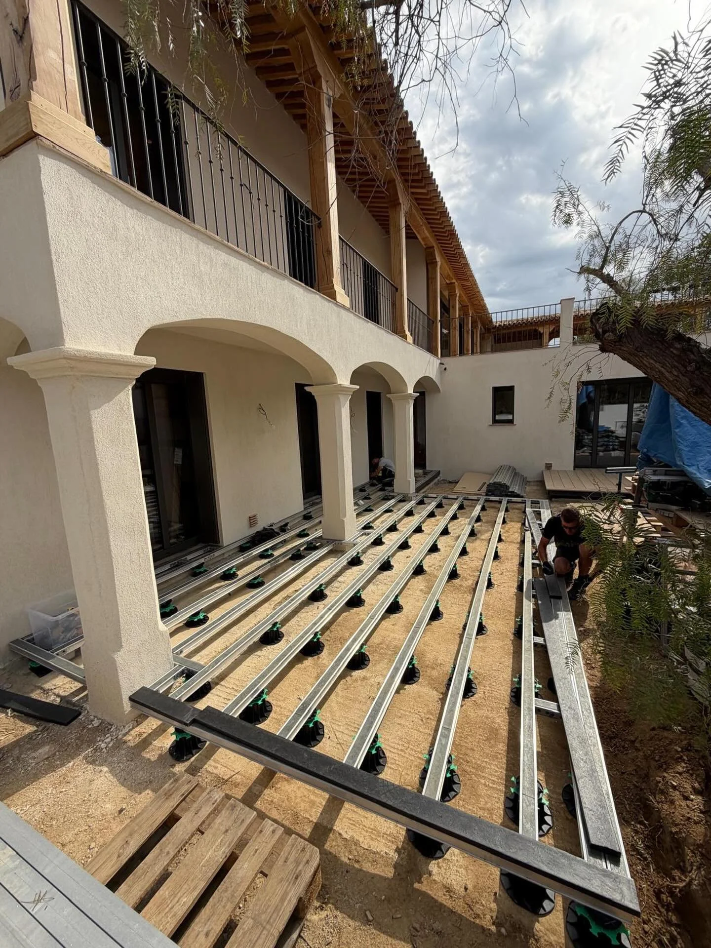 COMING 🔜 | Consistency is key 🔑. Daily steps add 🆙. This Bastide Beauty 🇫🇷 is nearly there! @knofdesign #buildingbeauty