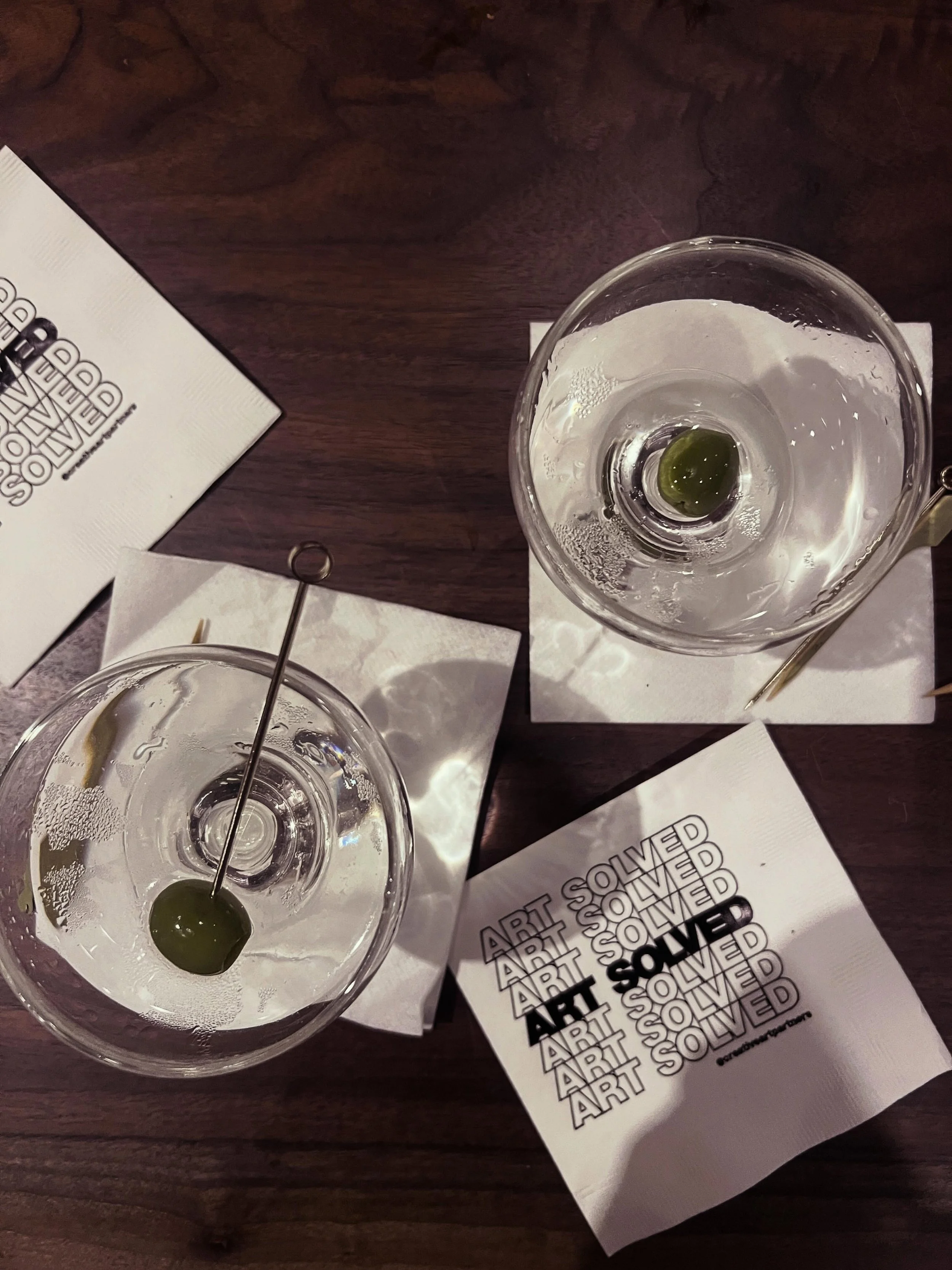 mARTini 🍸 🫒 | Thank you to @creativeartpartners for helping kick off art week in style!! Putting a little ART in my Martini 🍸 @meadowlanenyc @knofdesign