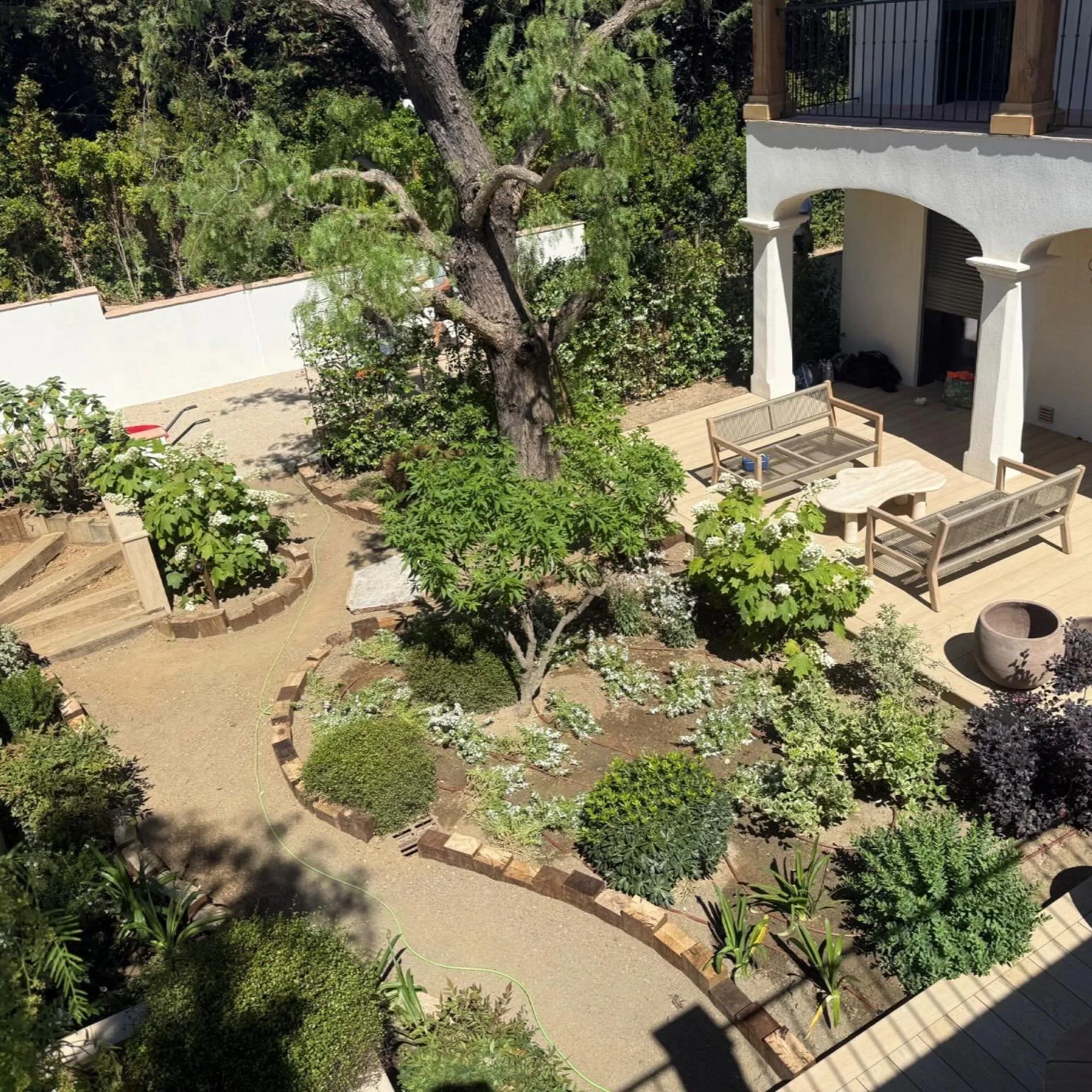 GARDEN GLORY 🌳 | Externsl gardens and terraces coming along on this dreamy project in Saint Tropez 🇫🇷🌴🌳 @knofdesign