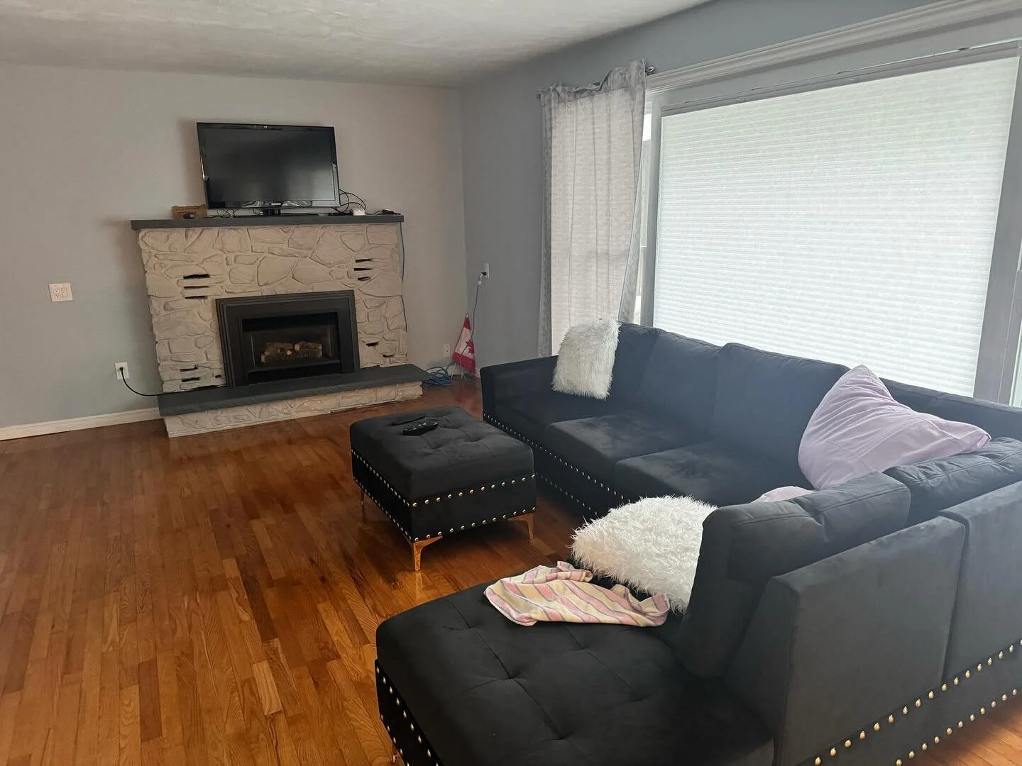 Another Air BNb.. love working with host way properties to work with all these beautiful homes. #airbnblife #weekendgetaway #lakesideview