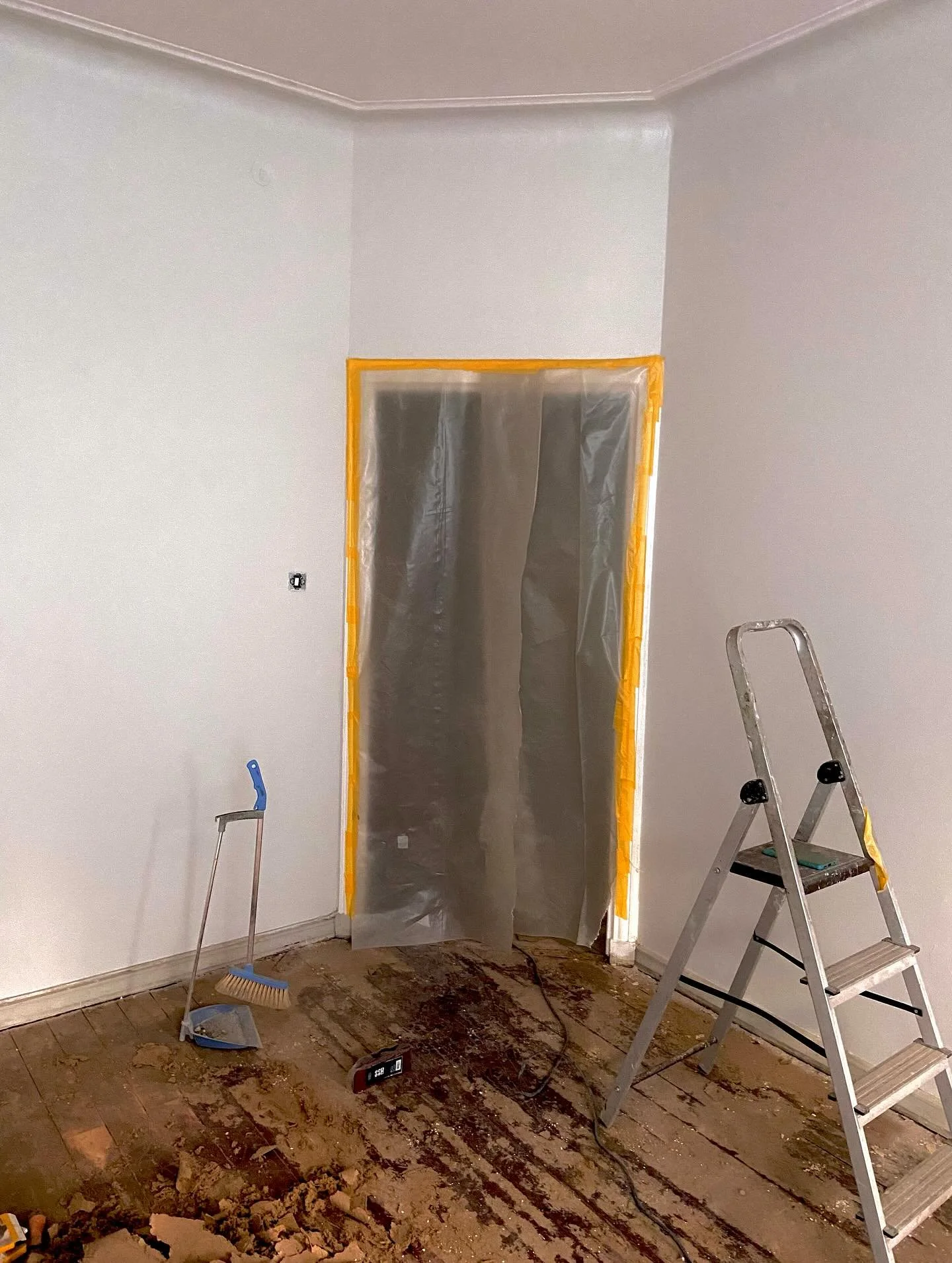 @greenhelsinkiconstructions floor renovation 🥳

#helsinki #finland #renovation #wood #floor #sanding