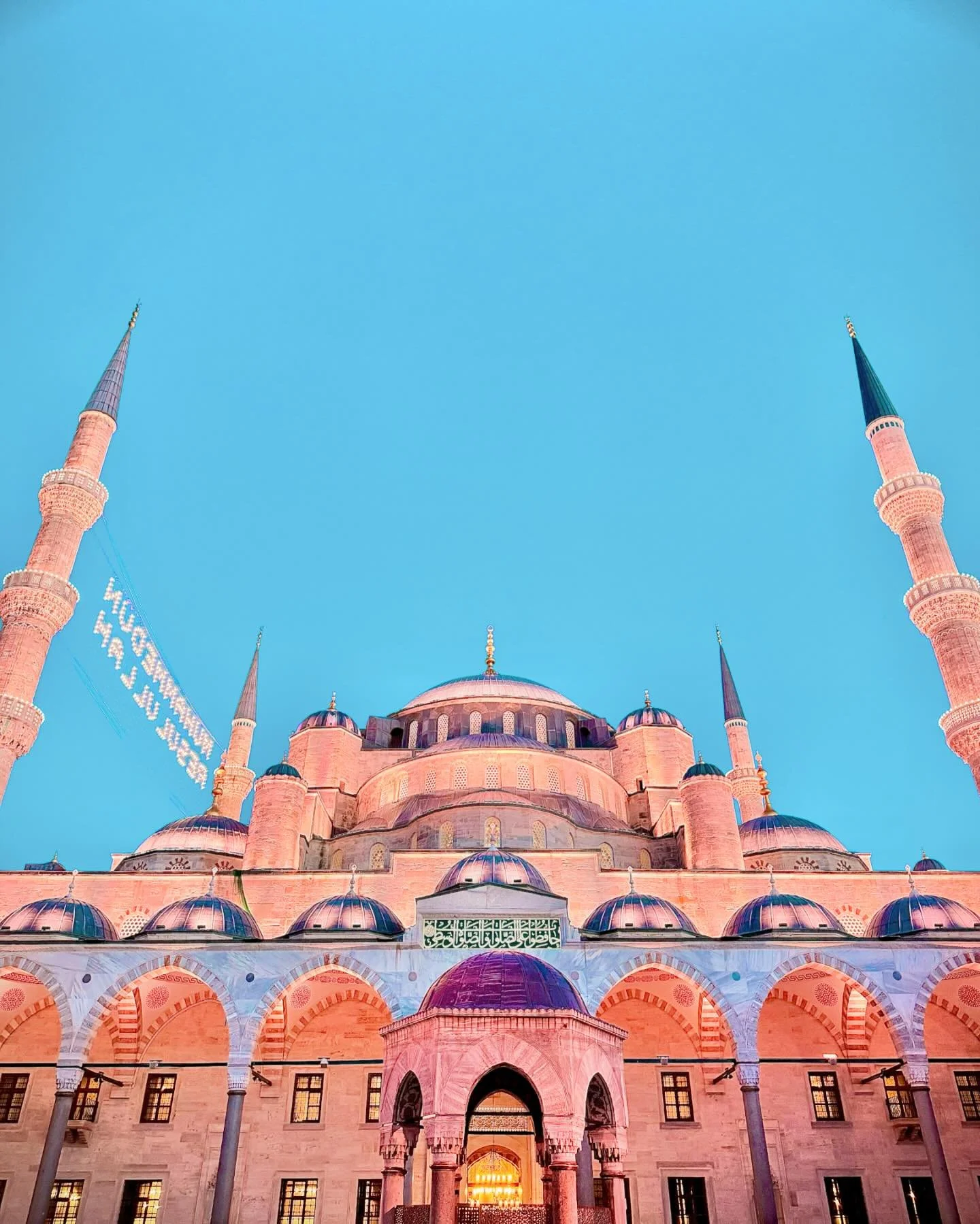 Old meets new East meets West da Hawn meets home 🐼 

#istanbul #visitistanbul #travelphotography #instatravel