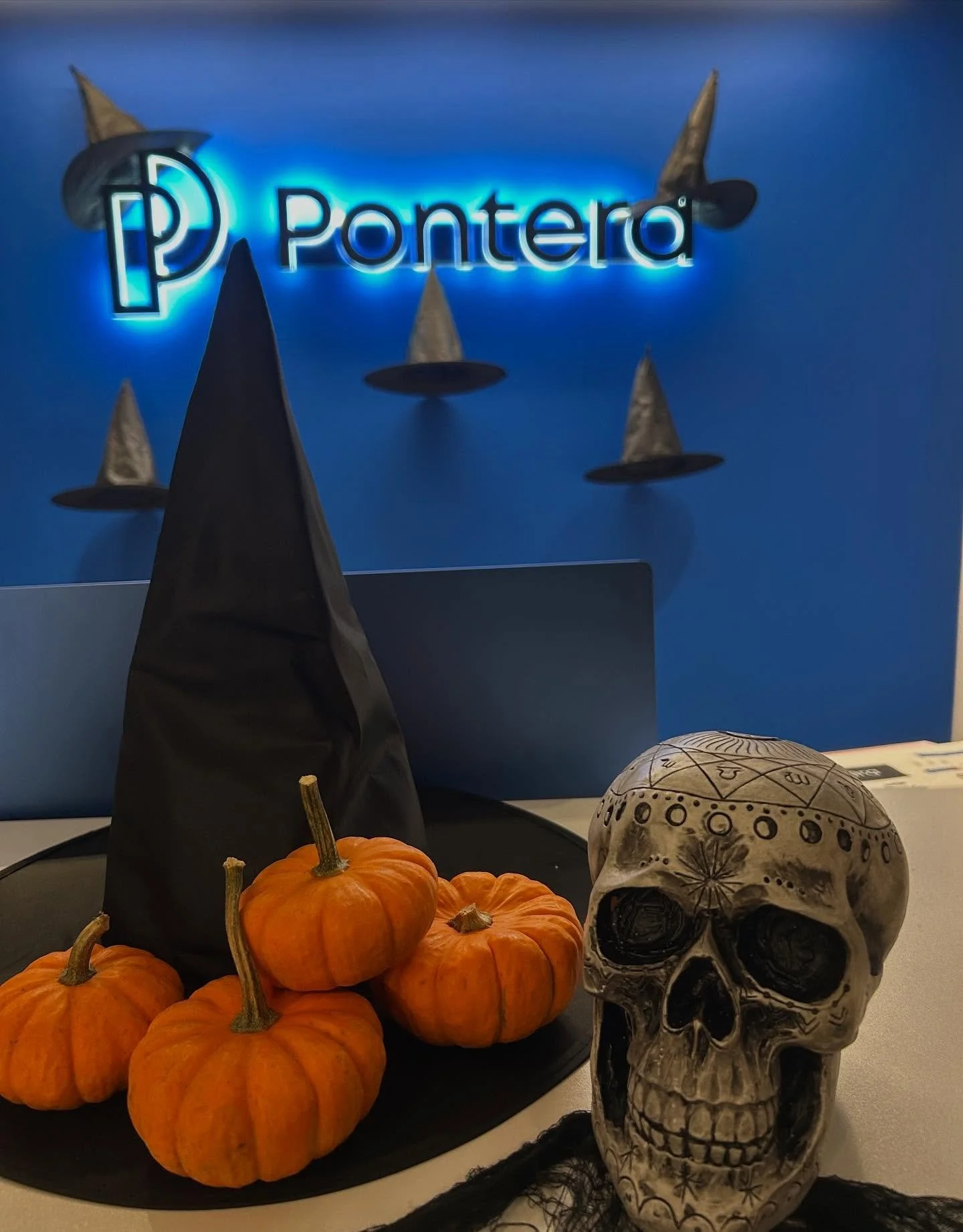 Ready for Halloween 👻🎃💀 at Pontera! 

#corporateeventsnyc #nychalloweendecor #nyceventstyling #nyceventdecor #tristateeventdecor #tristateeventstyling