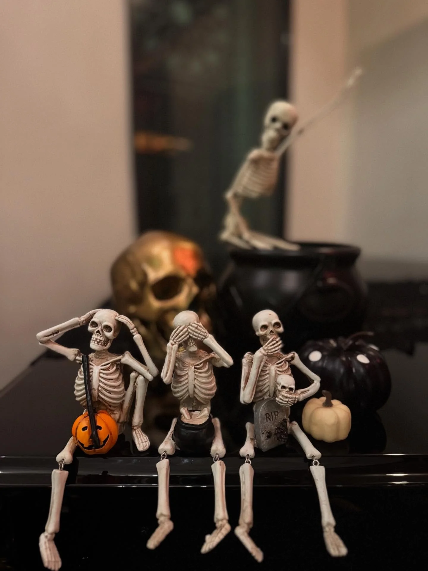 A few final details from our Halloween installs 👻 &mdash; and just like that, we&rsquo;re on to the next celebration! ✨🎄

#halloweendecornyc #halloweenprivateparty #halloween2025nyc #holidaydecorator #decorationnyc