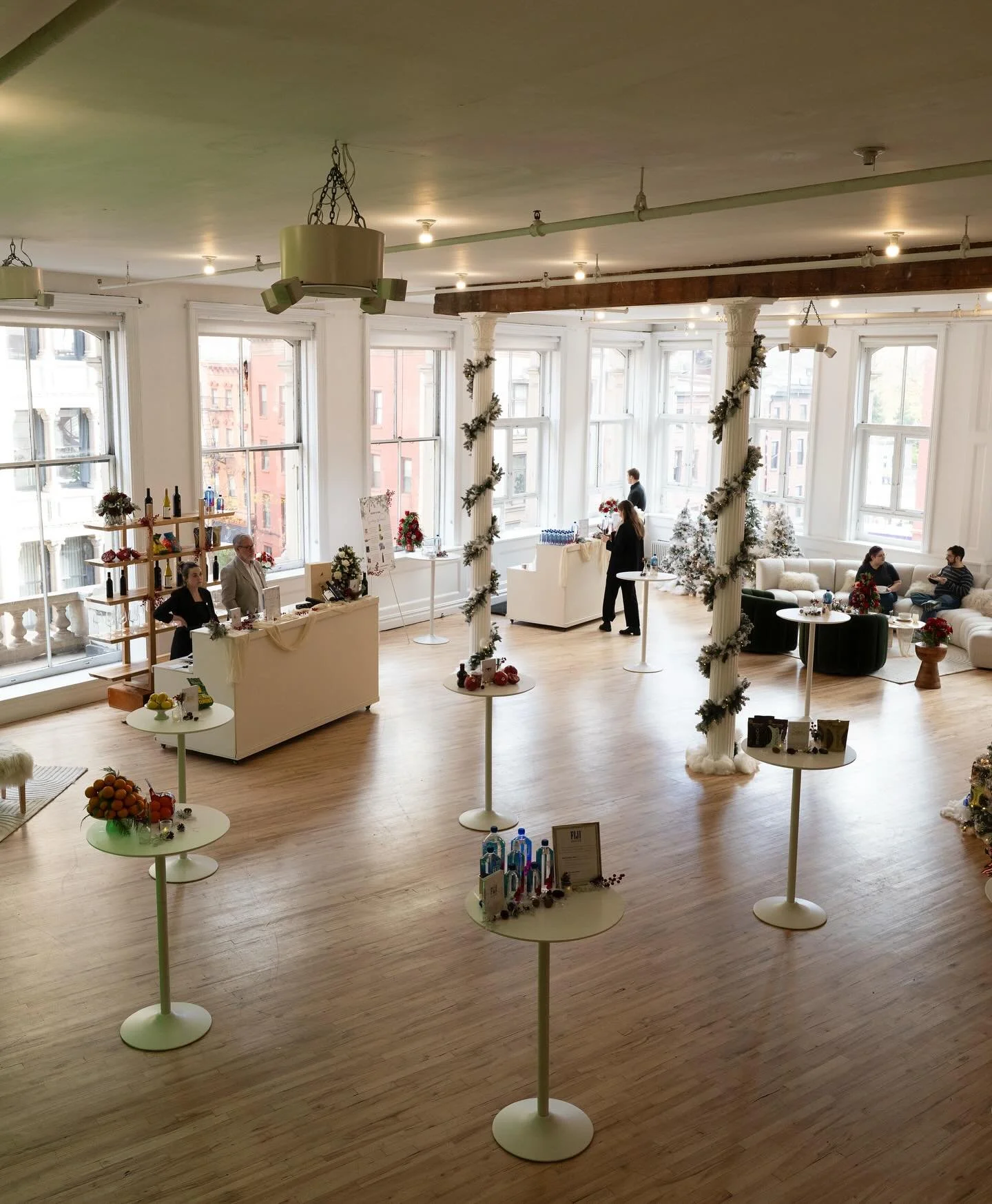 Winter wonderland vibes activated! ❄️✨

An absolute pleasure designing the @thewonderfulcompany holiday party in NYC!

Thank you for trusting us with your vision!🤍
Photos by @hannah.reiff 

#companyeventnyc #companyeventdecor #eventdecoratornyc #hol