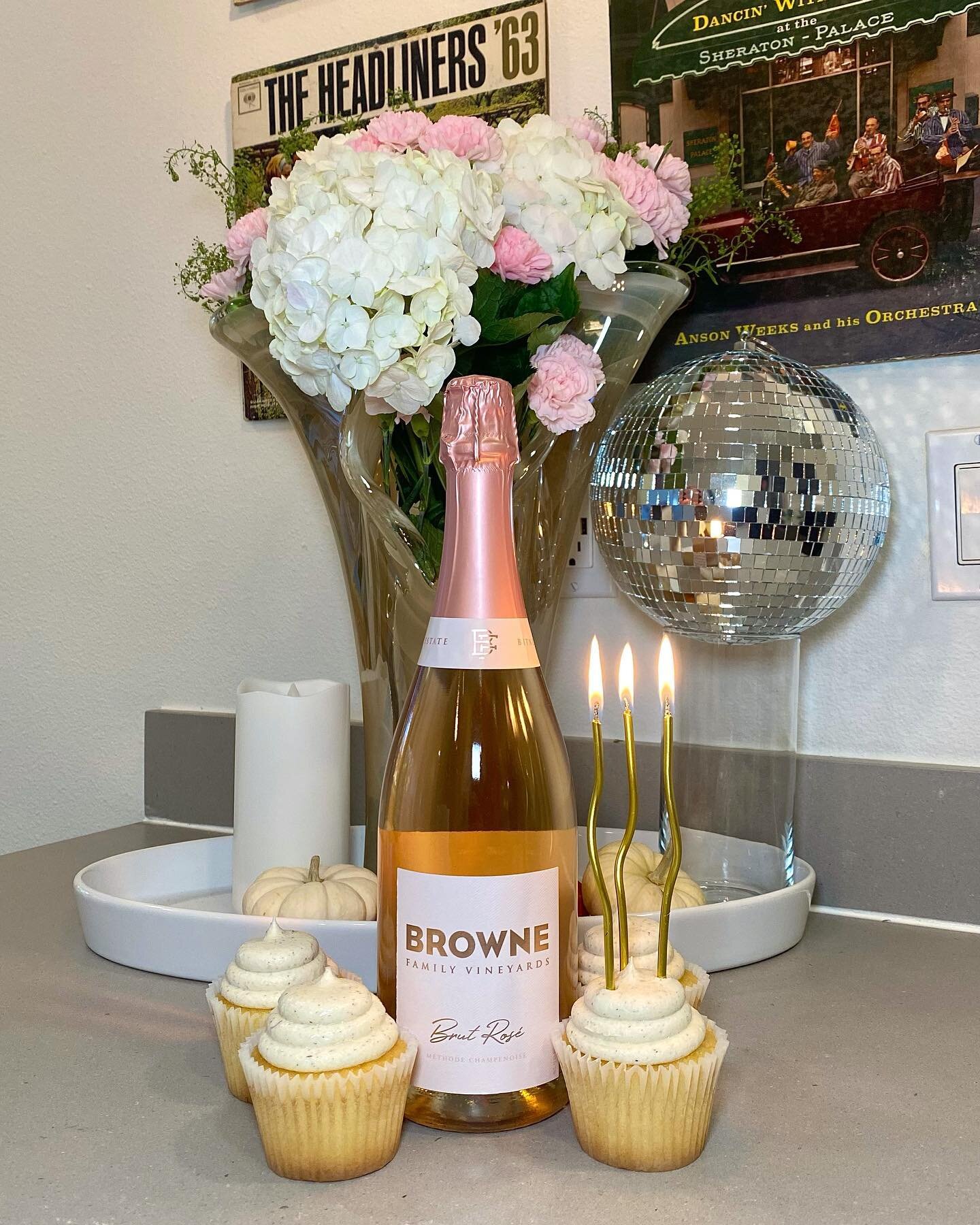 Happy 3rd birthday to our Tacoma Tasting Room!🧁🍾🪩 Celebrate with us today by tagging us in your photos this weekend drinking Browne!