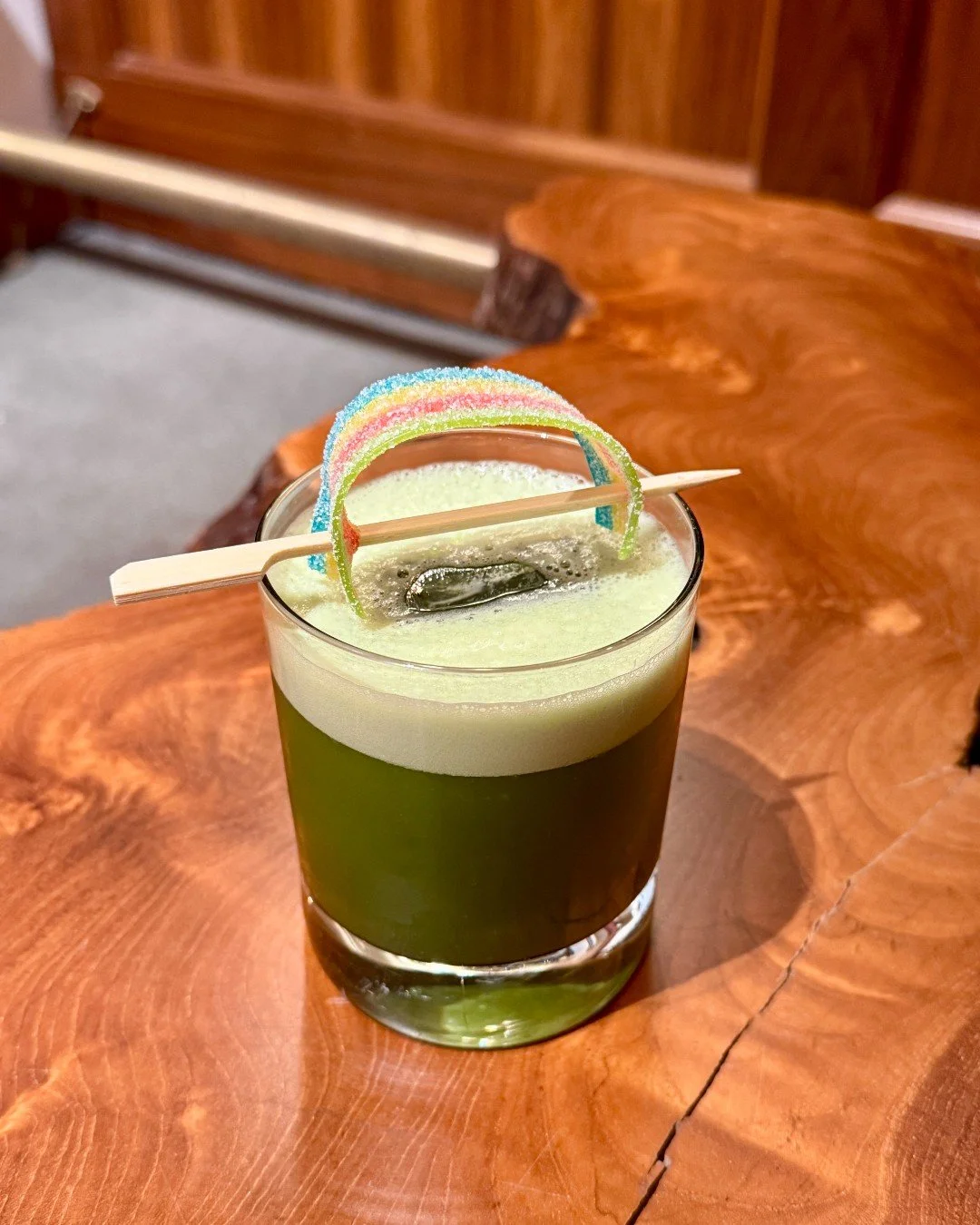 Forgot to wear green? We have you covered.🍀🥂🌈
Swing by our rooms this evening and sip your way through each shamrock-approved cocktail!