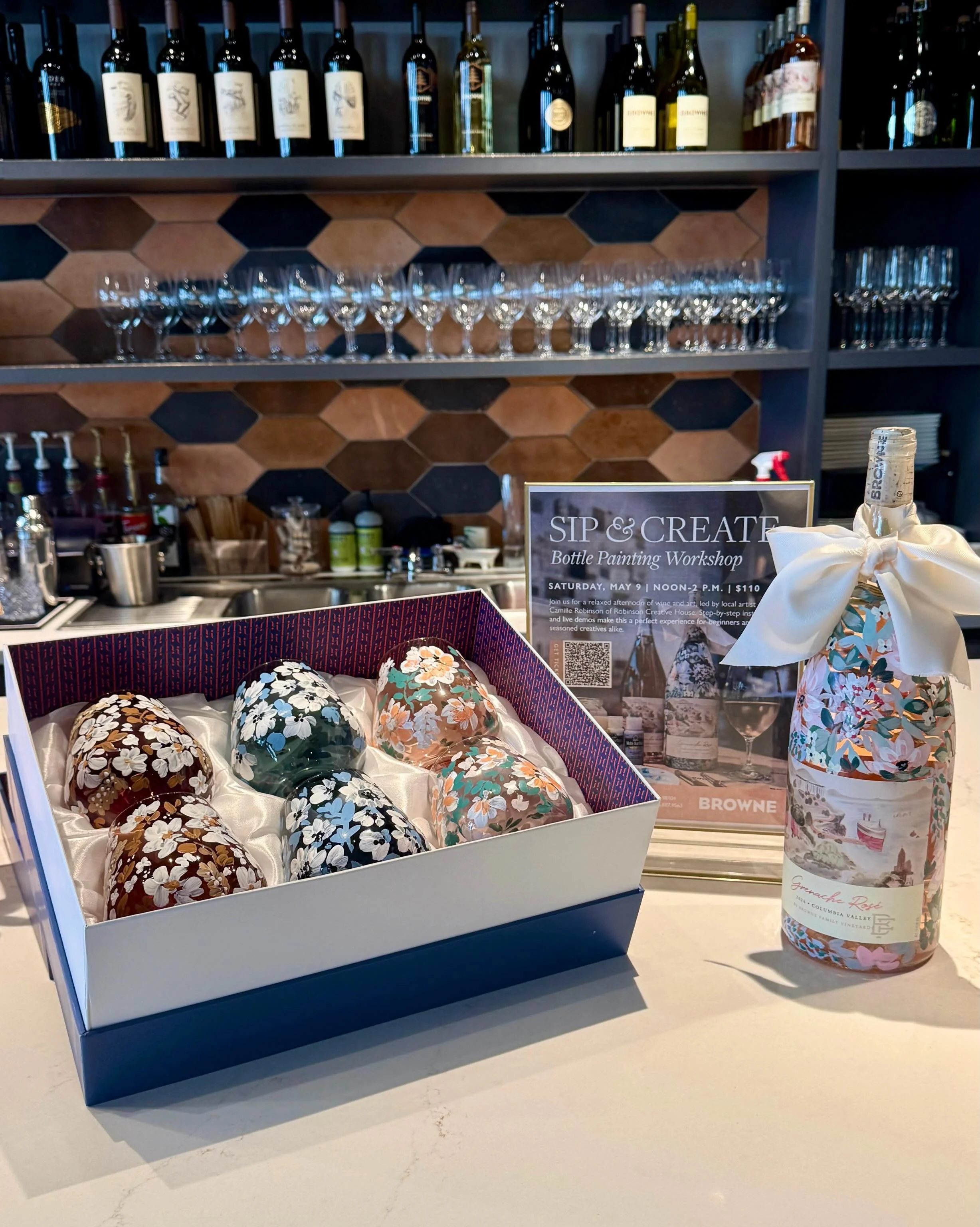 Win a work of art!🌟🍾🥂 In honor of our bottle painting workshop in Seattle this Saturday with @robinsoncreativehouse we&rsquo;re giving away a custom set of painted wine glasses. Check out how you can enter to win this set below!✨
&nbsp;
How to Ent