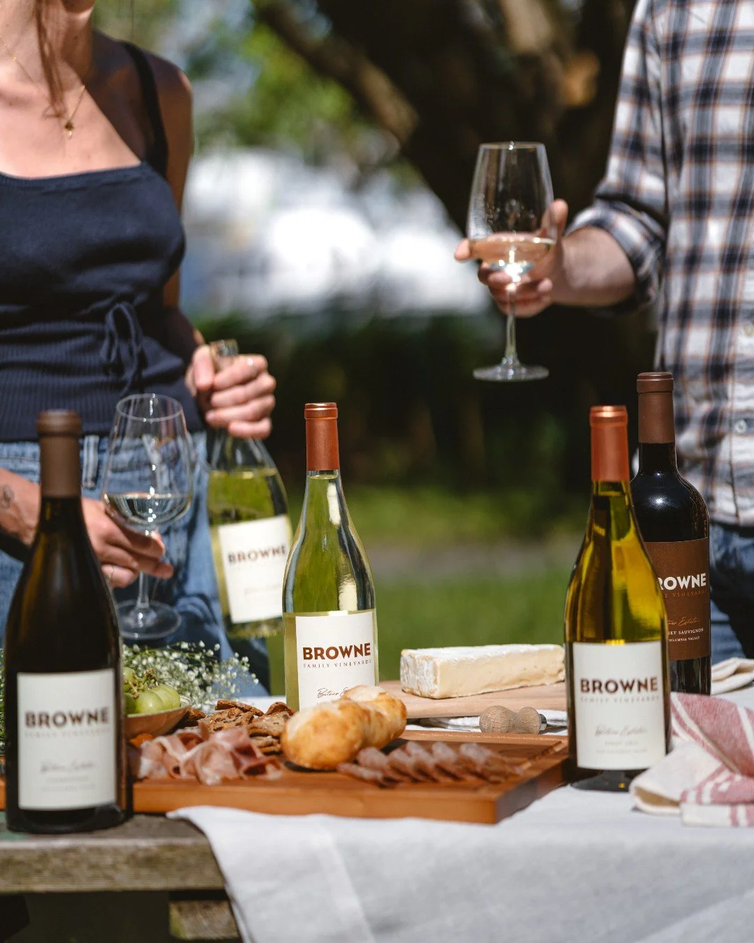 Stock the wine rack accordingly🥂🌞 Memorial Day weekend is almost here, and Browne always pairs well with a long weekend.