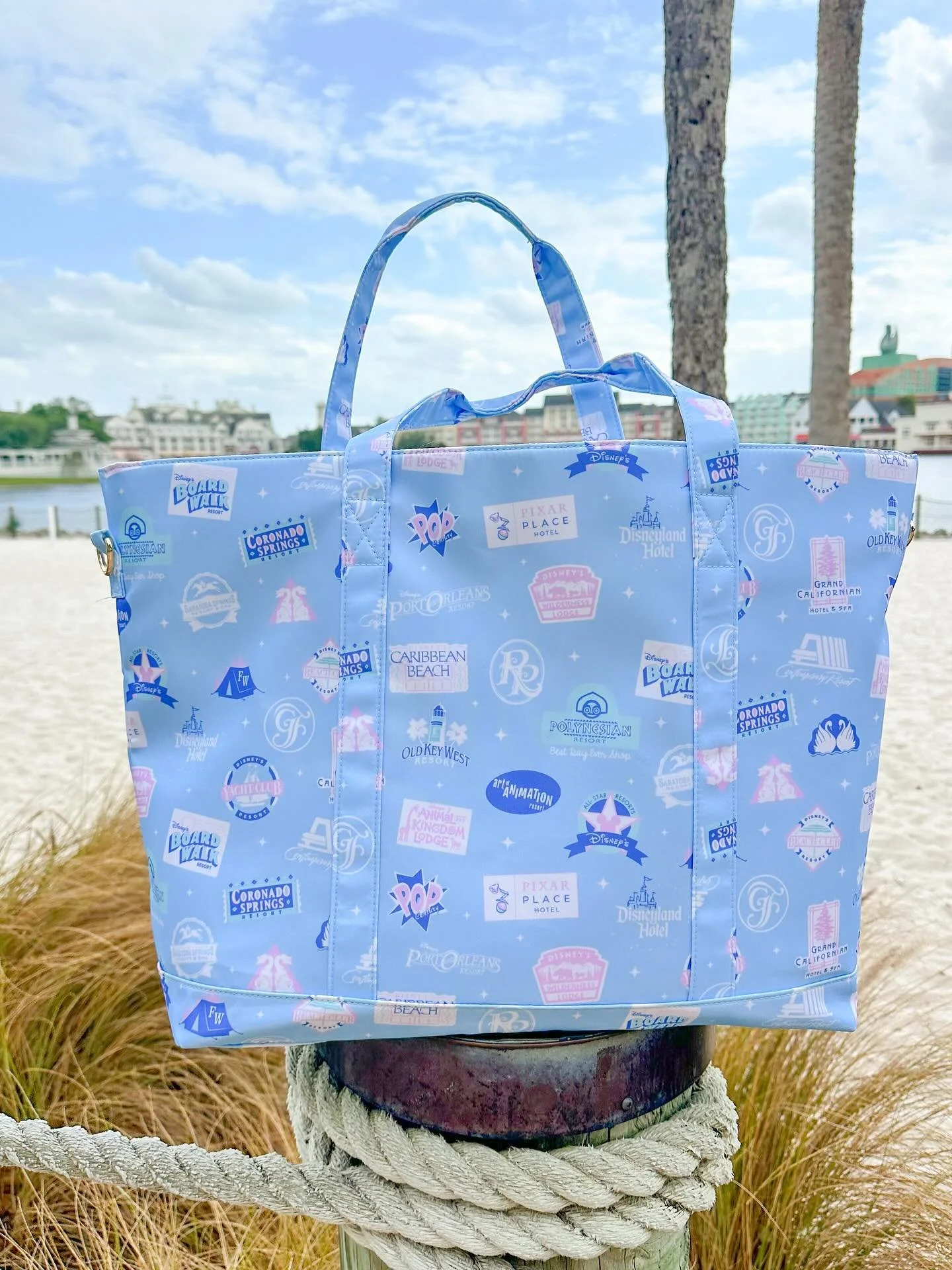 Tote bags are on sale today for only $40! All 3 of these prints are included (the only tote excluded is the new cruise print). Shop now! ✨ No code needed