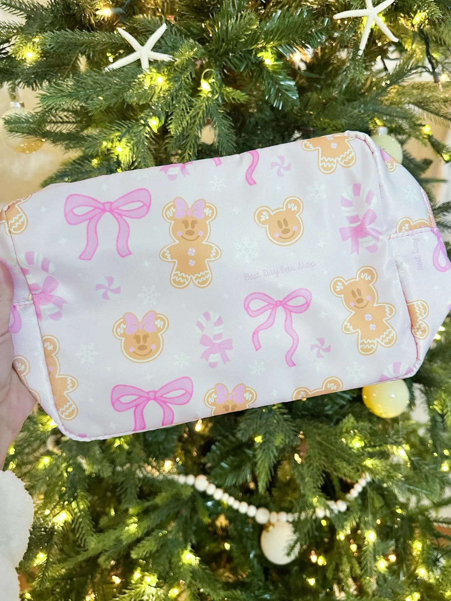 New gingerbread cosmetic style pouches are now available! Everyone loved this print so much in the fanny pack style I thought we needed the pouches too! Shop now. ✨🎄