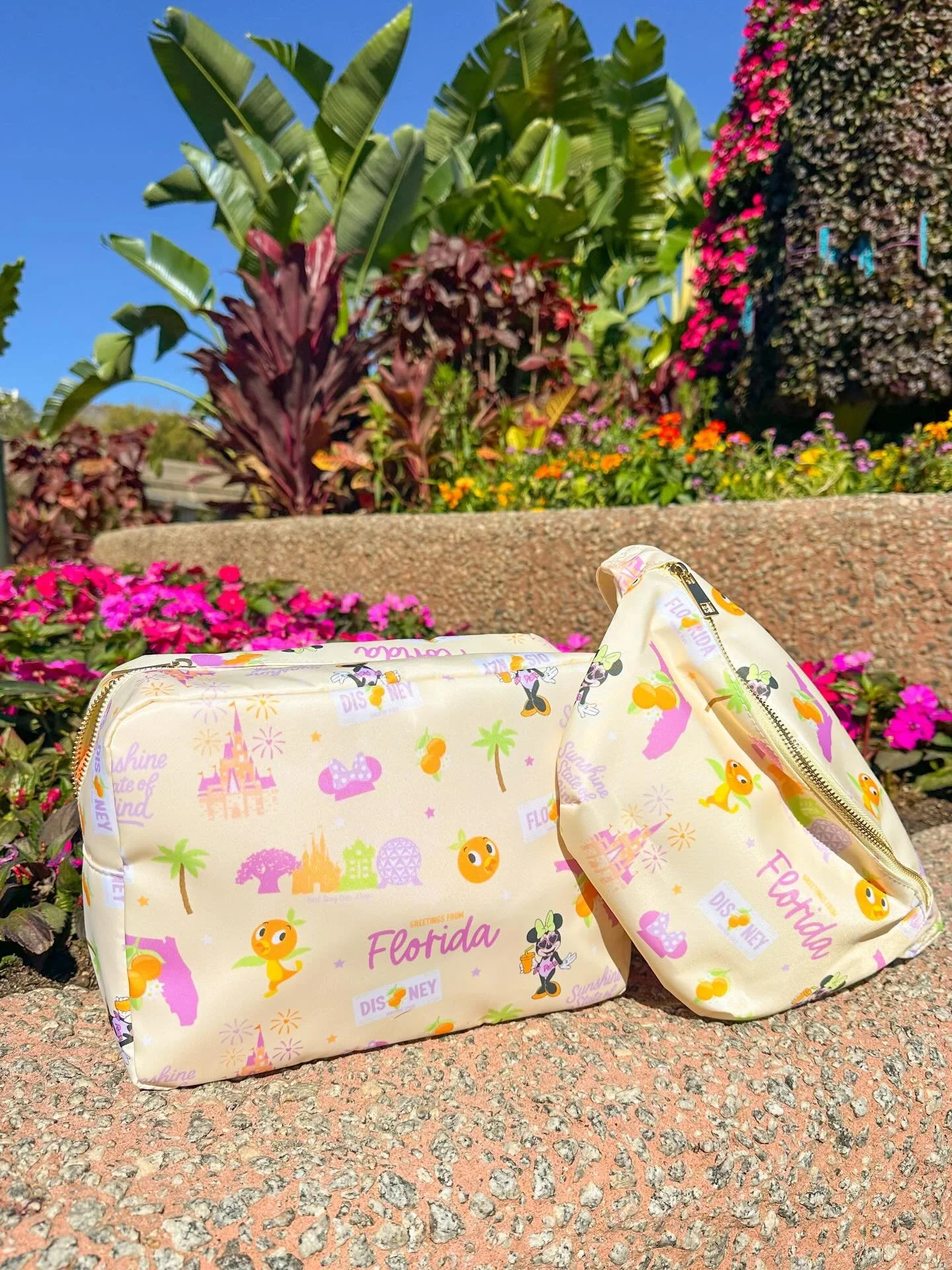 So excited for this new Florida/ Walt Disney World inspired collection! This new print is available in a fanny pack and XL cosmetic pouch style bag. (Plus some other goodies that I&rsquo;ll share soon! 😉) launching Sunday at 7 PM