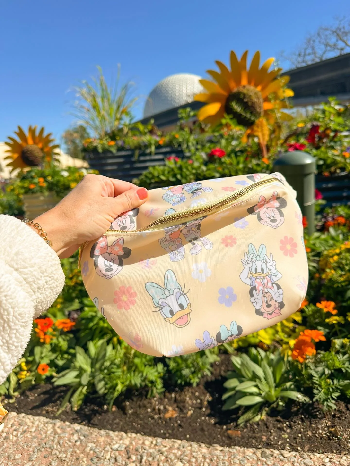 So many colorful Spring patterns to choose from! All of these are available in the shop now! 🌼🌸 How fun would these be for an Epcot Flower and Garden park day?! 😍