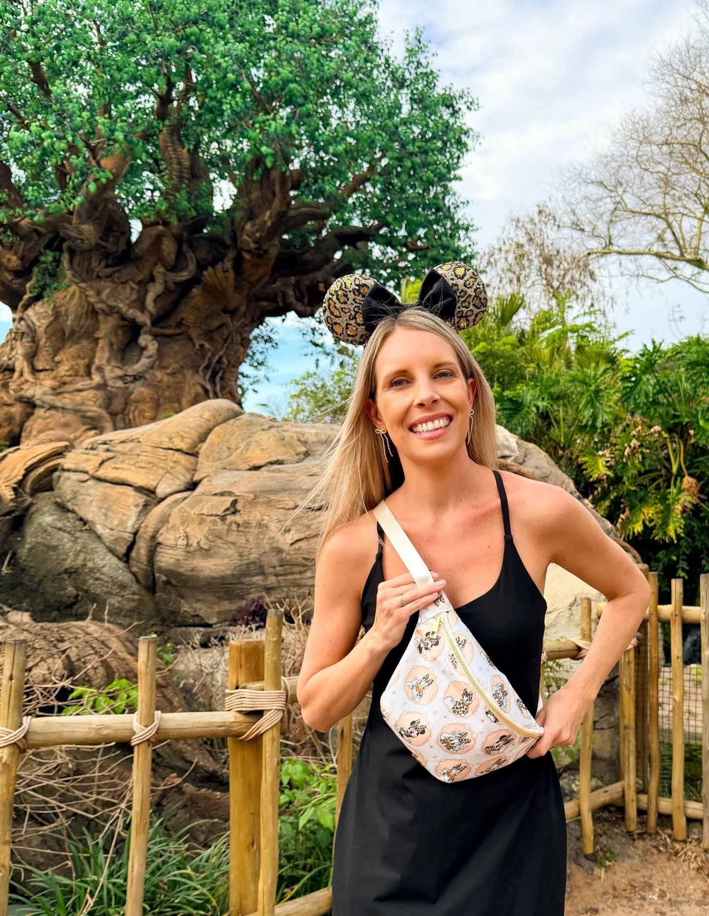 So excited for this new Minnie and Daisy cheetah inspired print! This launches tomorrow (Saturday) at 10 am! How fun would this be for Animal Kingdom park days!