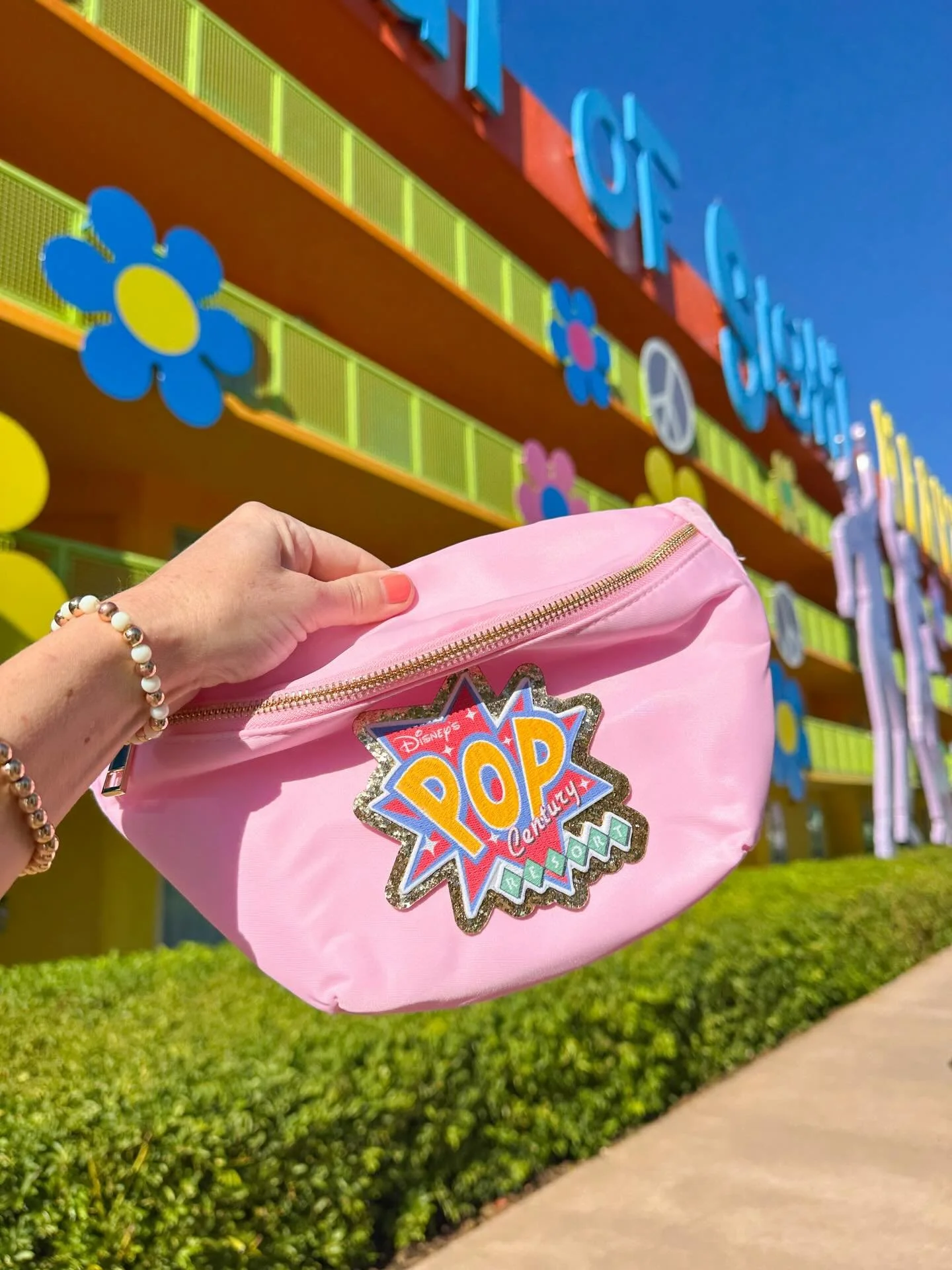 Have you seen our newest resort collection? Featuring our favorite Disney resorts in patches, fanny packs and customizable tees and crews. Shop now! ✨