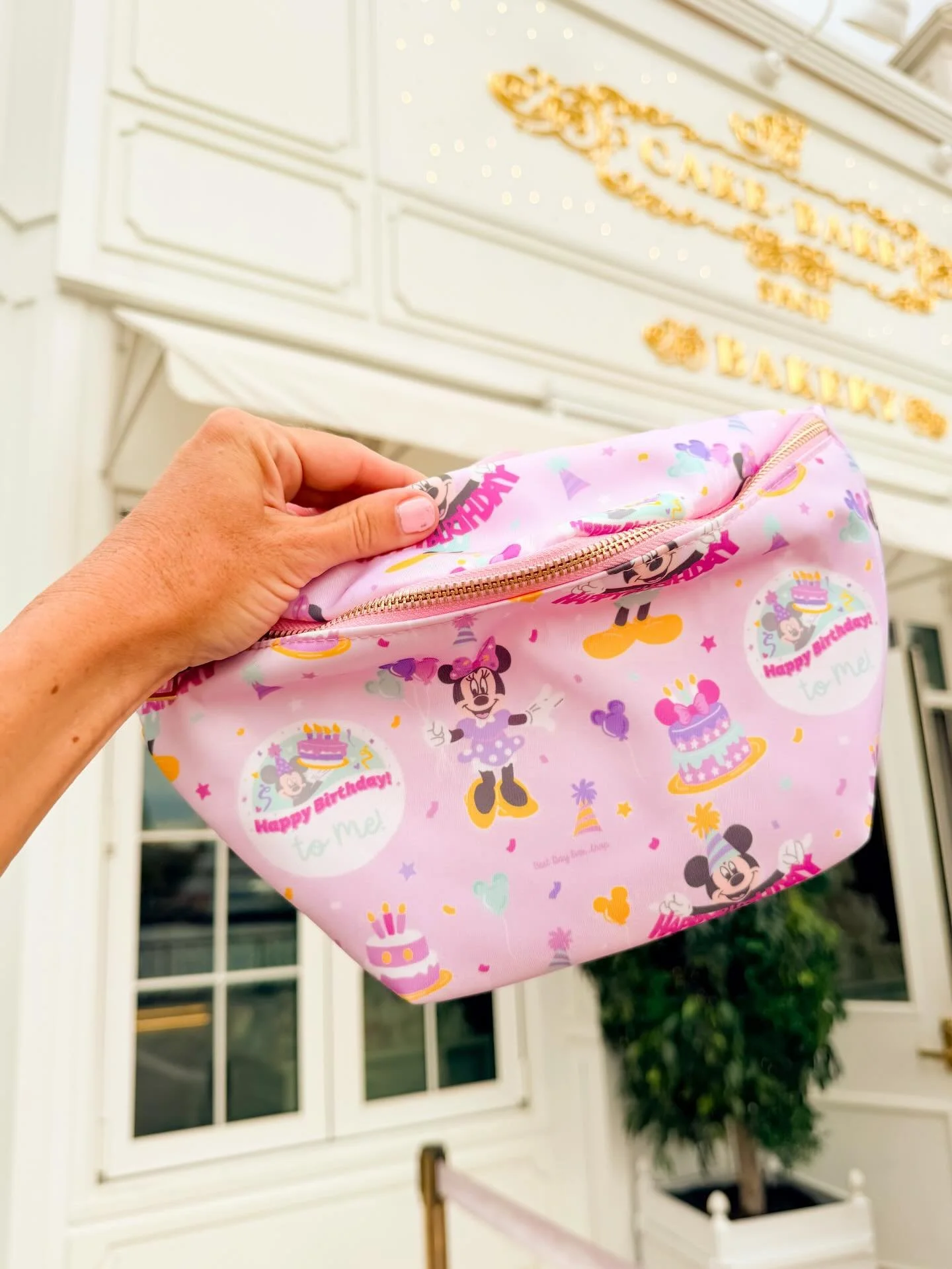 Do you have an upcoming Disney birthday trip?! This new collection is for you! Shop new birthday themed patches, fanny packs and customizable crews and tees now! ✨🥳