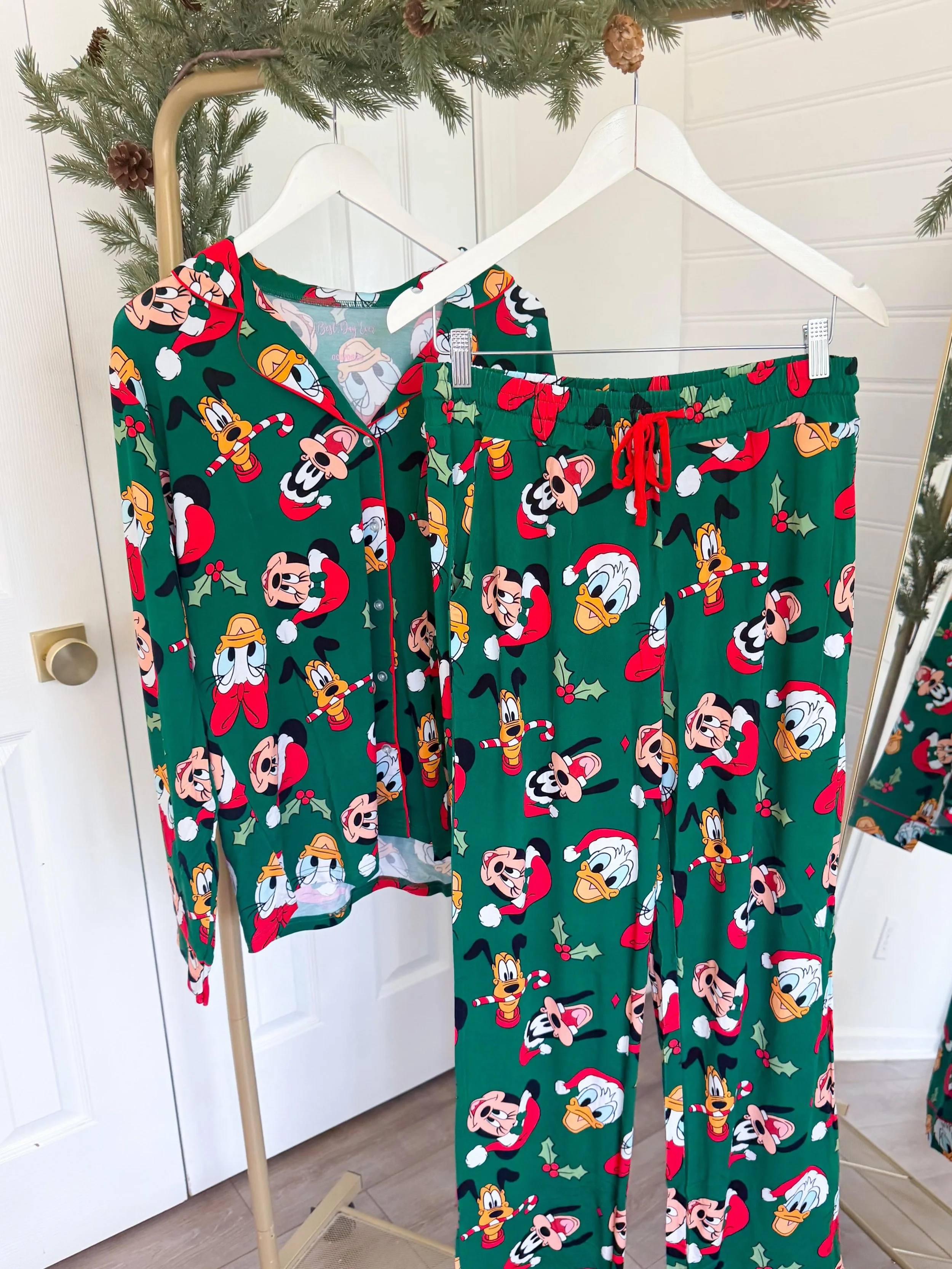 Christmas drop part 2! I have a new sensational six Christmas print that is now available in pajamas, totes, fanny packs, pouches and more! Plus I just added a bunch of new customizable tees and crews. Shop now! 🎄