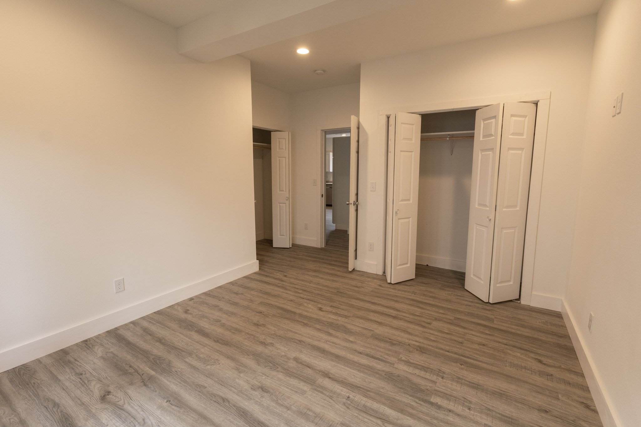Main bedroom with large closet in Lead sd apartment rental